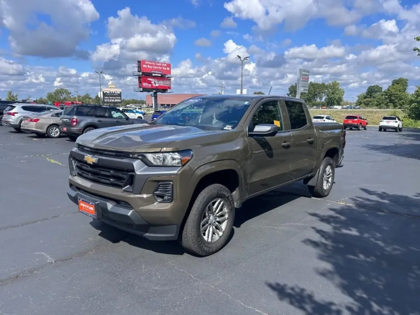 2024 /Jet Black Cloth Chevrolet Colorado LT (1GCPTCEK8R1) with an 2.7L engine, located at 970 Woodlawn Dr., Farmington, MO, 63640, (573) 431-7800, 37.825642, -90.468674 - ### Discover Your New Adventure-Ready Truck: 2024 Chevrolet Colorado LT at Pettus CDJR Farmington<br /> <br /> Are you ready to elevate your outdoor adventures or tackle daily commutes with ease? Look no further than the stunning 2024 Chevrolet Colorado LT, available now at Pettus CDJR Farmington! T - Photo#6