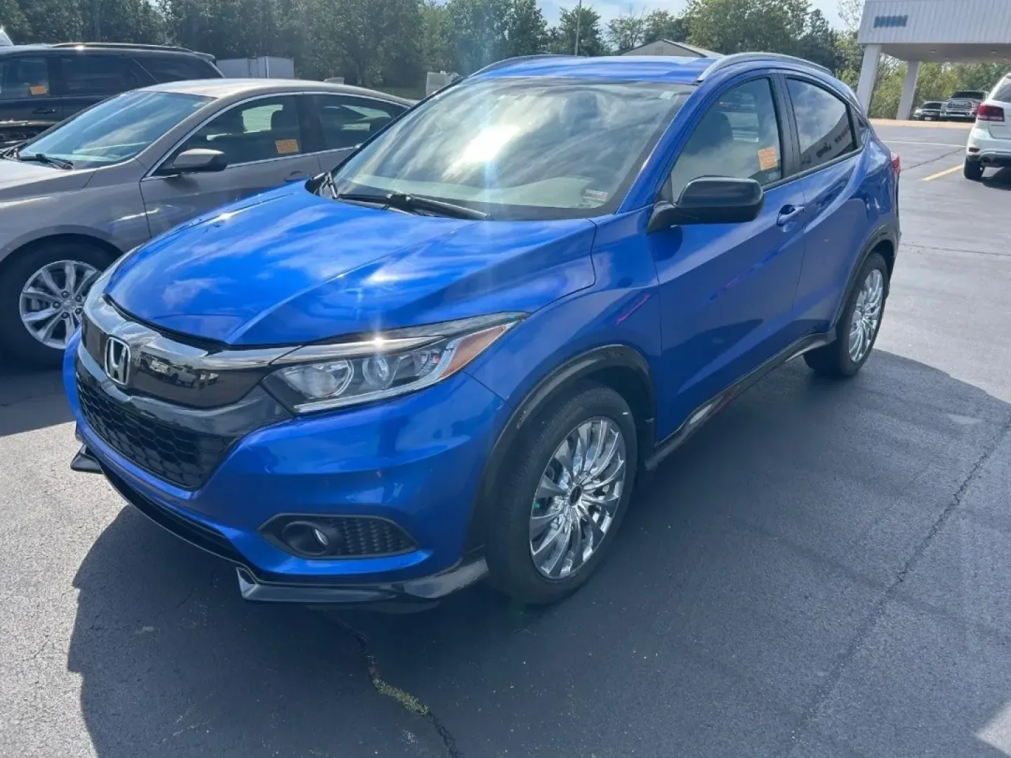 2022 Honda HR-V Sport (3CZRU6H15NM) with an 1.8L I-4 SOHC 16-Valve i-VTEC engine, Automatic transmission, located at 970 Woodlawn Dr., Farmington, MO, 63640, (573) 431-7800, 37.825642, -90.468674 - **Explore Adventure with the 2022 Honda HR-V Sport at Pettus CDJR Farmington!**<br /> <br /> Are you searching for a versatile and stylish SUV that fits seamlessly into your active lifestyle? Look no further than the 2022 Honda HR-V Sport, now available at Pettus CDJR Farmington! As the perfect vehi - Photo#0
