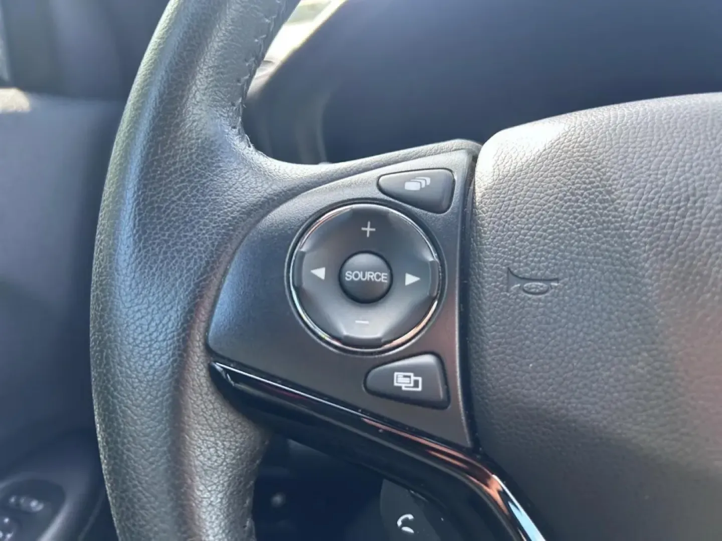 2022 /Black Cloth Honda HR-V Sport (3CZRU6H15NM) with an 1.8L I-4 SOHC 16-Valve i-VTEC engine, Automatic transmission, located at 970 Woodlawn Dr., Farmington, MO, 63640, (573) 431-7800, 37.825642, -90.468674 - **Explore Adventure with the 2022 Honda HR-V Sport at Pettus CDJR Farmington!**<br /> <br /> Are you searching for a versatile and stylish SUV that fits seamlessly into your active lifestyle? Look no further than the 2022 Honda HR-V Sport, now available at Pettus CDJR Farmington! As the perfect vehi - Photo#11