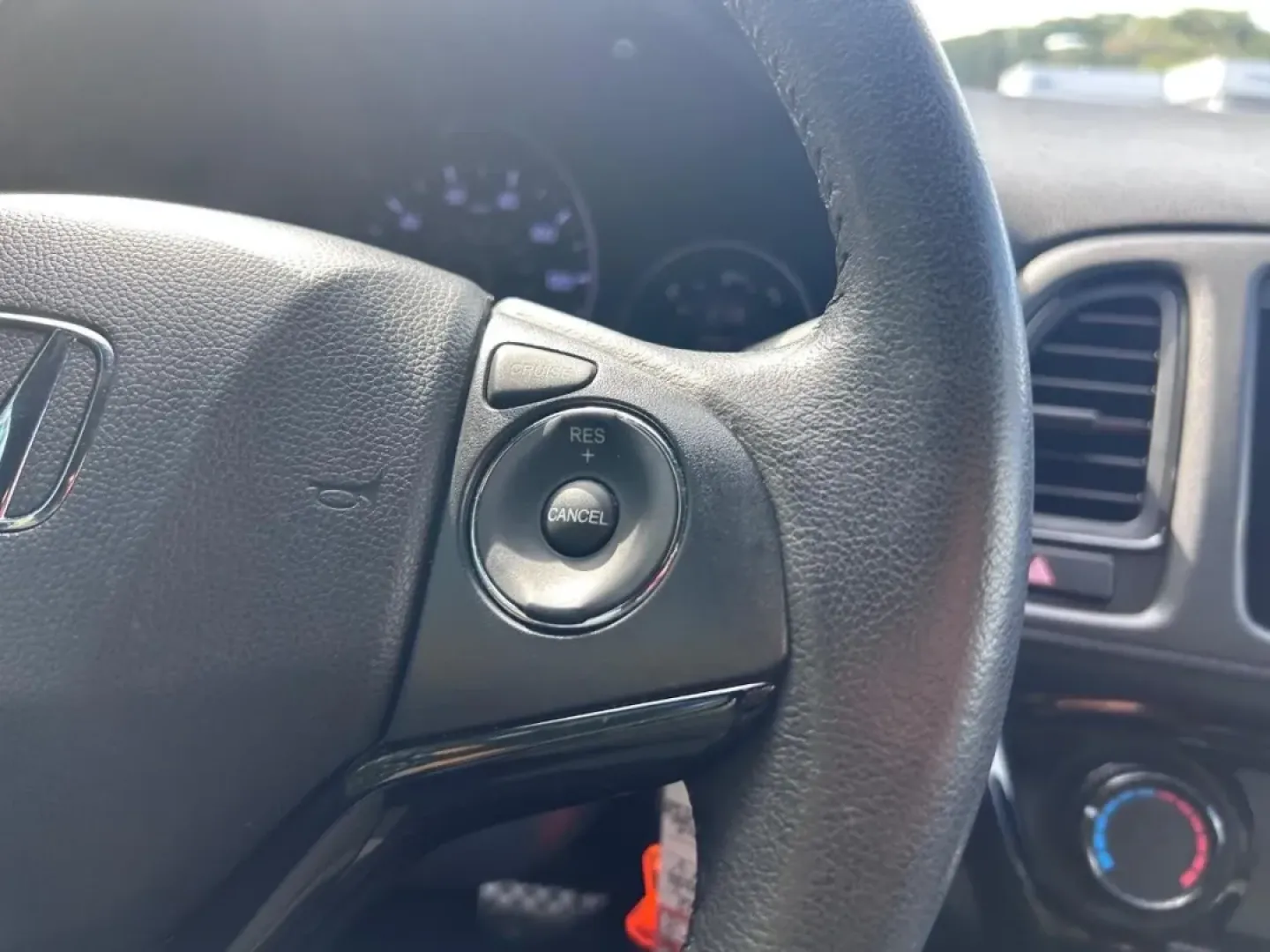 2022 /Black Cloth Honda HR-V Sport (3CZRU6H15NM) with an 1.8L I-4 SOHC 16-Valve i-VTEC engine, Automatic transmission, located at 970 Woodlawn Dr., Farmington, MO, 63640, (573) 431-7800, 37.825642, -90.468674 - **Explore Adventure with the 2022 Honda HR-V Sport at Pettus CDJR Farmington!**<br /> <br /> Are you searching for a versatile and stylish SUV that fits seamlessly into your active lifestyle? Look no further than the 2022 Honda HR-V Sport, now available at Pettus CDJR Farmington! As the perfect vehi - Photo#12