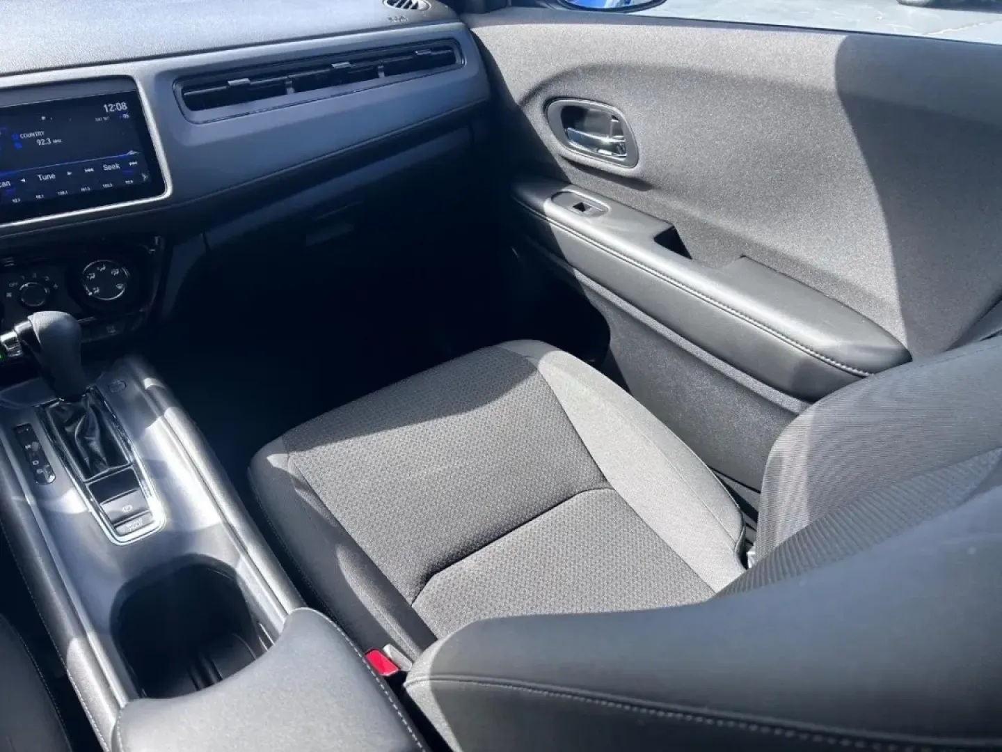 2022 /Black Cloth Honda HR-V Sport (3CZRU6H15NM) with an 1.8L I-4 SOHC 16-Valve i-VTEC engine, Automatic transmission, located at 970 Woodlawn Dr., Farmington, MO, 63640, (573) 431-7800, 37.825642, -90.468674 - **Explore Adventure with the 2022 Honda HR-V Sport at Pettus CDJR Farmington!**<br /> <br /> Are you searching for a versatile and stylish SUV that fits seamlessly into your active lifestyle? Look no further than the 2022 Honda HR-V Sport, now available at Pettus CDJR Farmington! As the perfect vehi - Photo#16