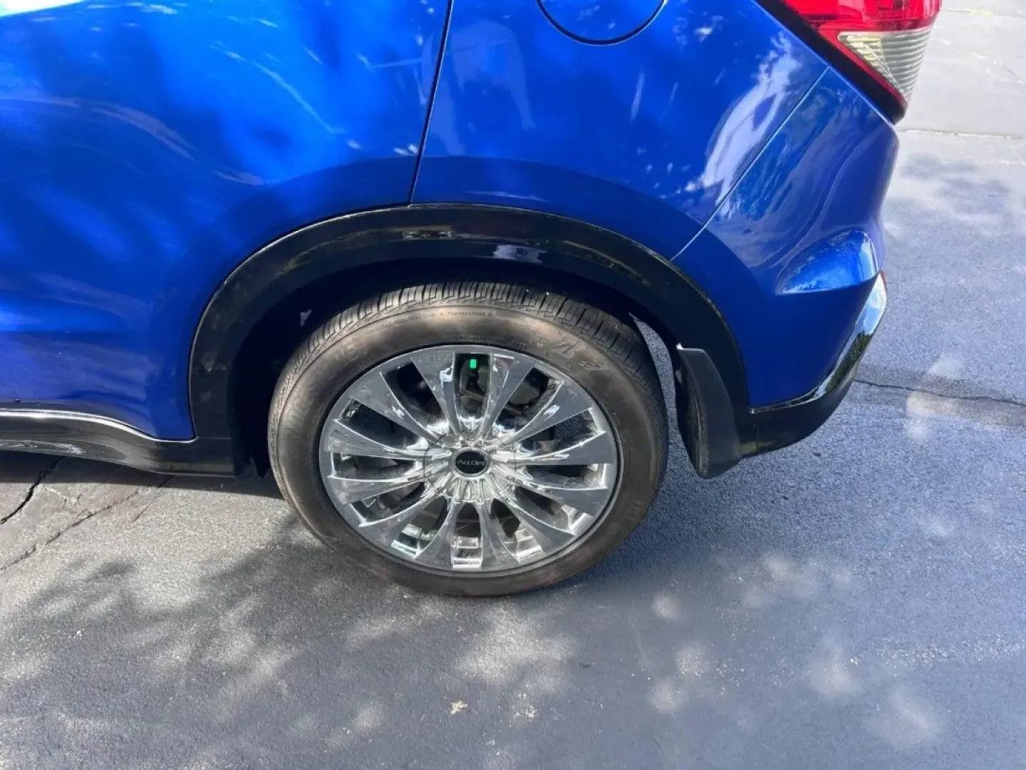 2022 /Black Cloth Honda HR-V Sport (3CZRU6H15NM) with an 1.8L I-4 SOHC 16-Valve i-VTEC engine, Automatic transmission, located at 970 Woodlawn Dr., Farmington, MO, 63640, (573) 431-7800, 37.825642, -90.468674 - **Explore Adventure with the 2022 Honda HR-V Sport at Pettus CDJR Farmington!**<br /> <br /> Are you searching for a versatile and stylish SUV that fits seamlessly into your active lifestyle? Look no further than the 2022 Honda HR-V Sport, now available at Pettus CDJR Farmington! As the perfect vehi - Photo#5