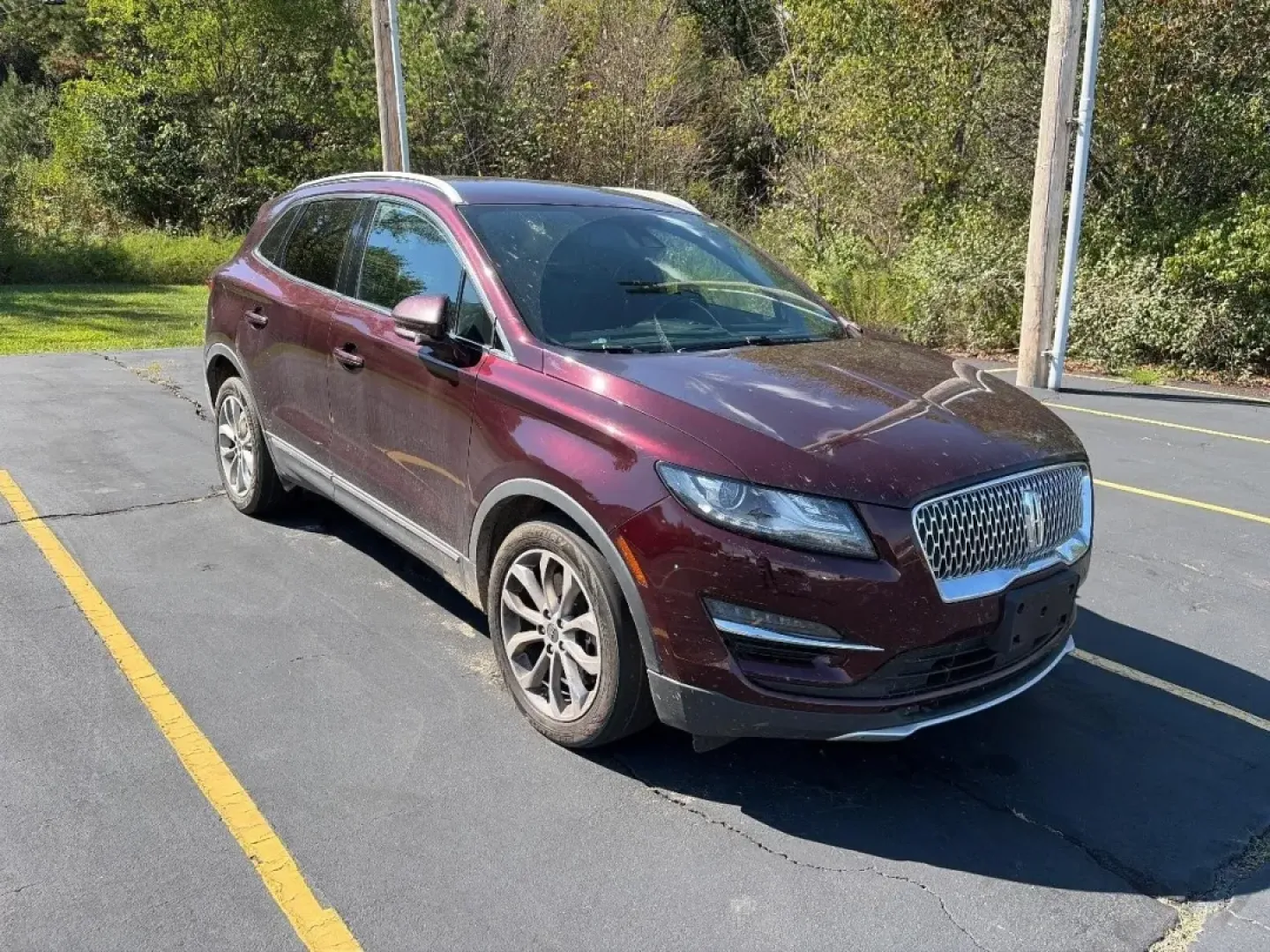 2019 Lincoln MKC Select (5LMCJ2D95KU) with an 2.0L Turbocharged engine, located at 970 Woodlawn Dr., Farmington, MO, 63640, (573) 431-7800, 37.825642, -90.468674 - Elevate your driving experience with the 2019 Lincoln MKC Select, an SUV designed for those who value luxury, comfort, and practicality. Perfect for weekend getaways or daily commutes, this vehicle effortlessly blends style with performance, making it an excellent choice for anyone seeking a reliabl - Photo#0