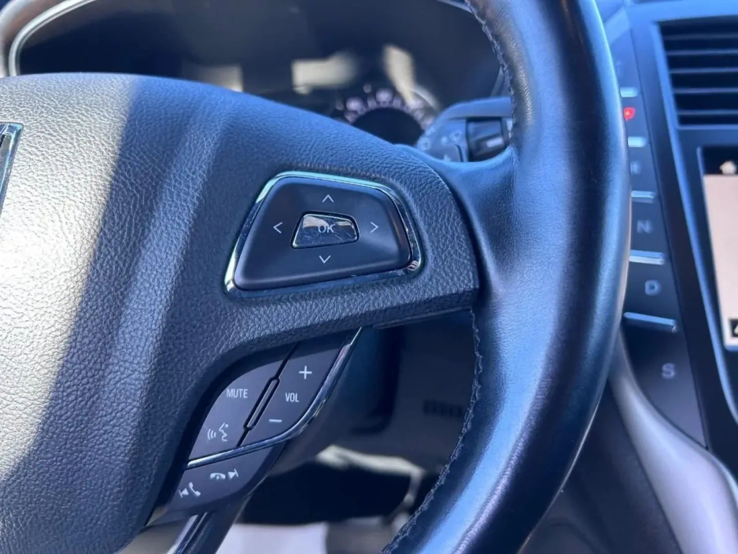 2019 /Ebony Leather Lincoln MKC Select (5LMCJ2D95KU) with an Turbocharged 2.0L I-4 engine, Automatic transmission, located at 970 Woodlawn Dr., Farmington, MO, 63640, (573) 431-7800, 37.825642, -90.468674 - Elevate your driving experience with the 2019 Lincoln MKC Select, an SUV designed for those who value luxury, comfort, and practicality. Perfect for weekend getaways or daily commutes, this vehicle effortlessly blends style with performance, making it an excellent choice for anyone seeking a reliabl - Photo#13