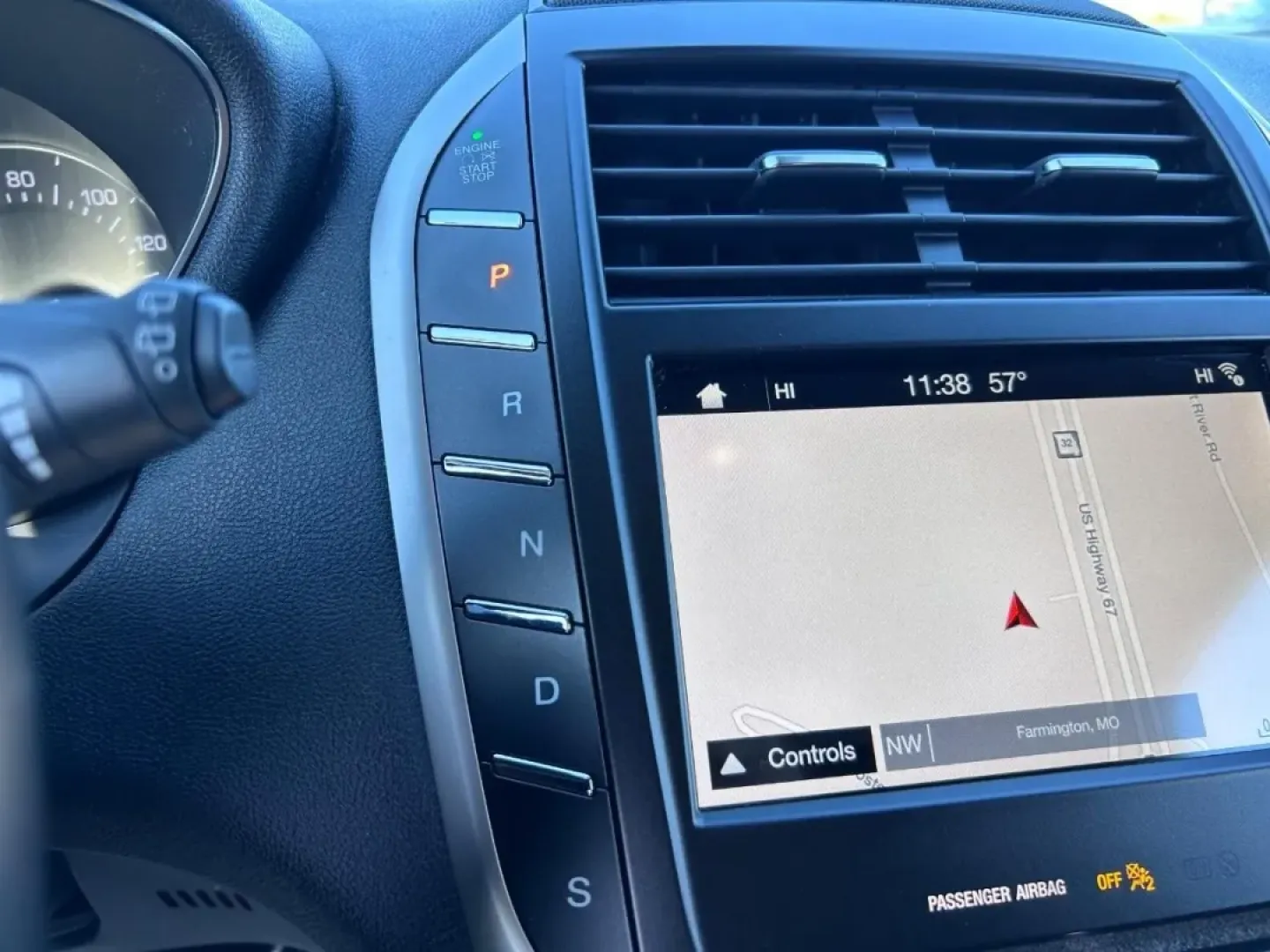 2019 /Ebony Leather Lincoln MKC Select (5LMCJ2D95KU) with an Turbocharged 2.0L I-4 engine, Automatic transmission, located at 970 Woodlawn Dr., Farmington, MO, 63640, (573) 431-7800, 37.825642, -90.468674 - Elevate your driving experience with the 2019 Lincoln MKC Select, an SUV designed for those who value luxury, comfort, and practicality. Perfect for weekend getaways or daily commutes, this vehicle effortlessly blends style with performance, making it an excellent choice for anyone seeking a reliabl - Photo#16