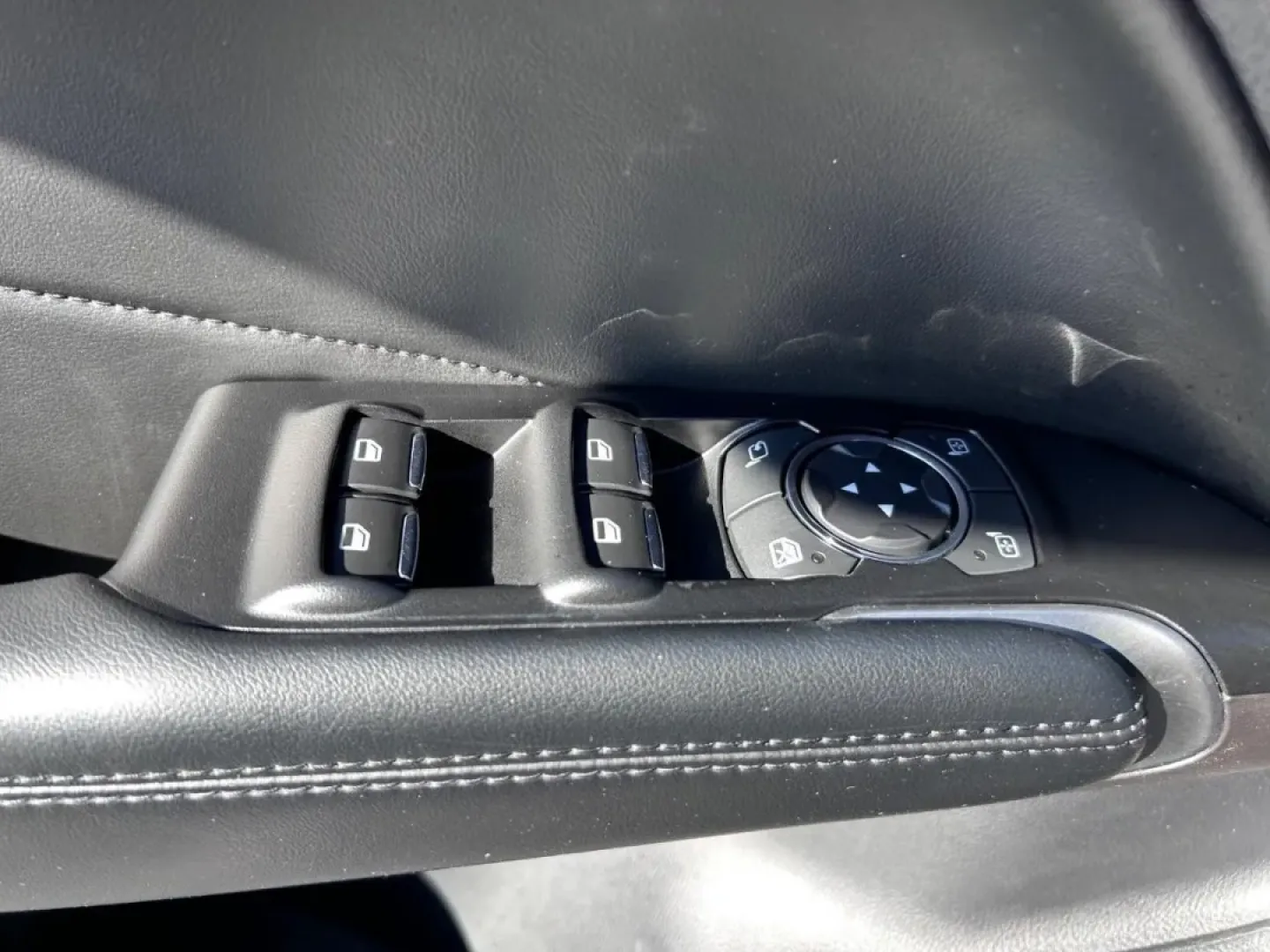 2019 /Ebony Leather Lincoln MKC Select (5LMCJ2D95KU) with an Turbocharged 2.0L I-4 engine, Automatic transmission, located at 970 Woodlawn Dr., Farmington, MO, 63640, (573) 431-7800, 37.825642, -90.468674 - Elevate your driving experience with the 2019 Lincoln MKC Select, an SUV designed for those who value luxury, comfort, and practicality. Perfect for weekend getaways or daily commutes, this vehicle effortlessly blends style with performance, making it an excellent choice for anyone seeking a reliabl - Photo#18