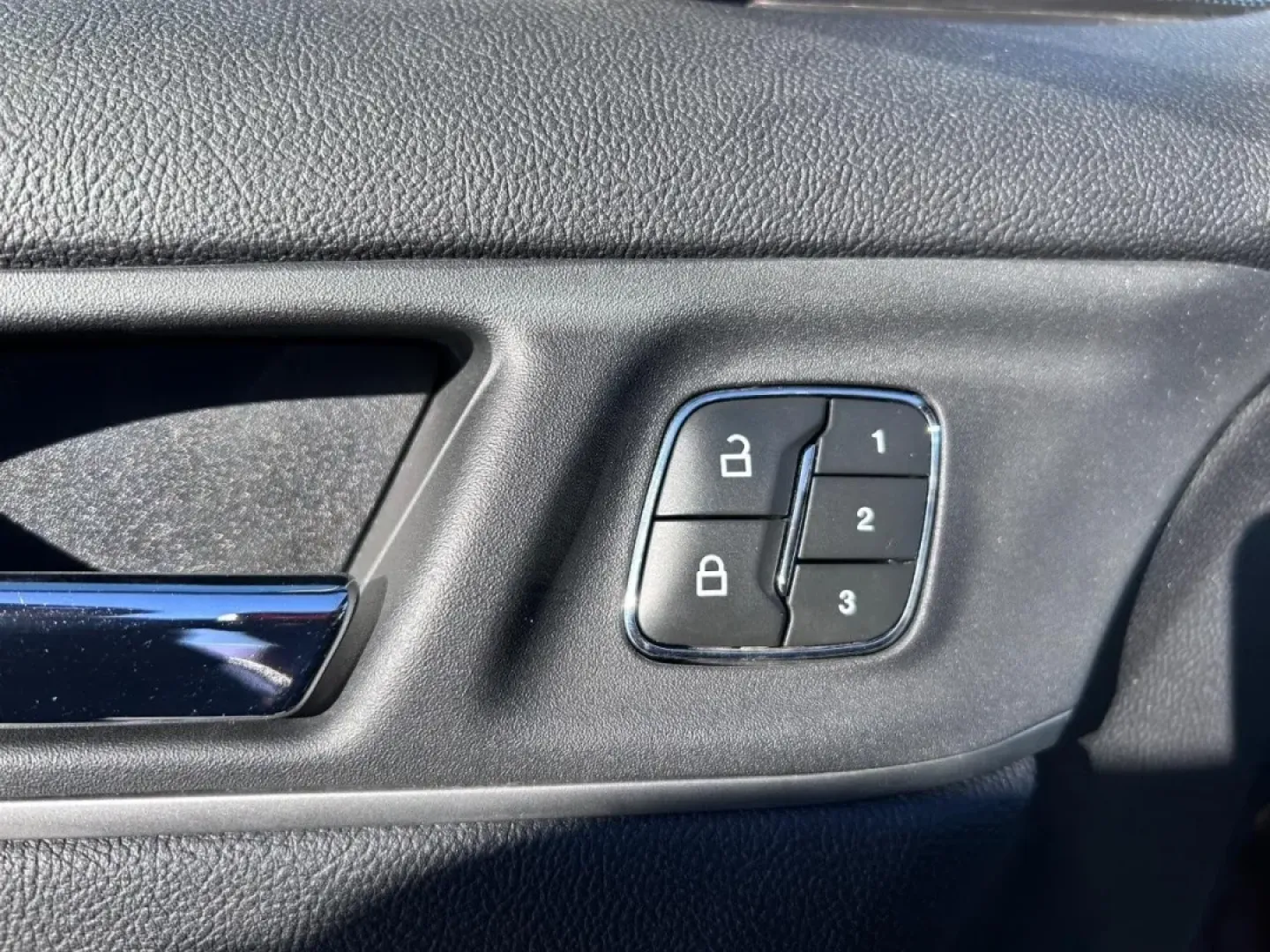 2019 /Ebony Leather Lincoln MKC Select (5LMCJ2D95KU) with an Turbocharged 2.0L I-4 engine, Automatic transmission, located at 970 Woodlawn Dr., Farmington, MO, 63640, (573) 431-7800, 37.825642, -90.468674 - Elevate your driving experience with the 2019 Lincoln MKC Select, an SUV designed for those who value luxury, comfort, and practicality. Perfect for weekend getaways or daily commutes, this vehicle effortlessly blends style with performance, making it an excellent choice for anyone seeking a reliabl - Photo#19