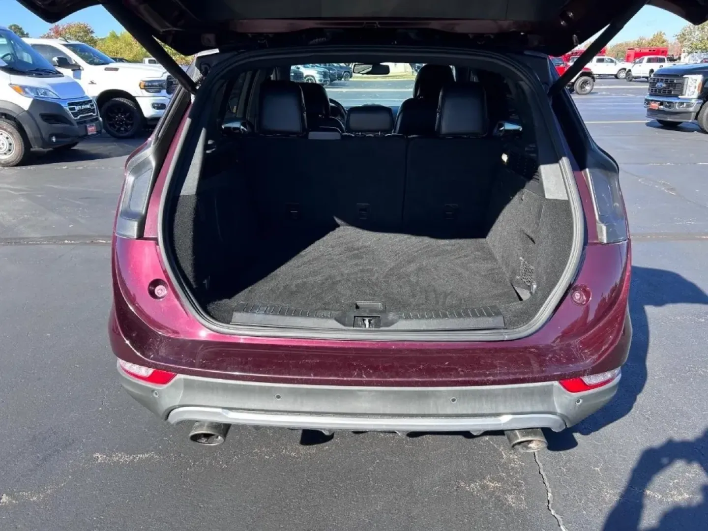 2019 /Ebony Leather Lincoln MKC Select (5LMCJ2D95KU) with an Turbocharged 2.0L I-4 engine, Automatic transmission, located at 970 Woodlawn Dr., Farmington, MO, 63640, (573) 431-7800, 37.825642, -90.468674 - Elevate your driving experience with the 2019 Lincoln MKC Select, an SUV designed for those who value luxury, comfort, and practicality. Perfect for weekend getaways or daily commutes, this vehicle effortlessly blends style with performance, making it an excellent choice for anyone seeking a reliabl - Photo#4