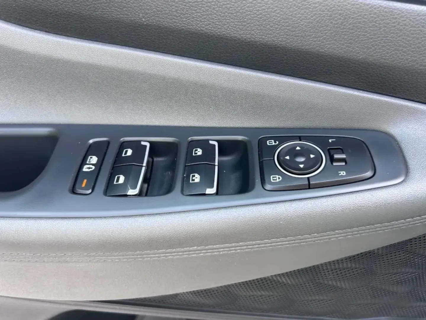 2023 /Gray Cloth Hyundai Santa Fe Blue (5NMS2DA11PH) with an 1.6L Turbo GDI DOHC 16-Valve I4 engine, Automatic transmission, located at 970 Woodlawn Dr., Farmington, MO, 63640, (573) 431-7800, 37.825642, -90.468674 - Are you ready to elevate your family adventures and weekend getaways? The 2023 Hyundai Santa Fe is here to transform your driving experience into something special. This spacious and versatile SUV is perfect for growing families, outdoor enthusiasts, and anyone looking for a reliable vehicle that ex - Photo#18