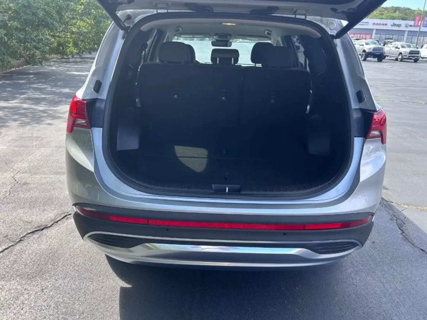 2023 /Gray Cloth Hyundai Santa Fe Blue (5NMS2DA11PH) with an 1.6L Turbo GDI DOHC 16-Valve I4 engine, Automatic transmission, located at 970 Woodlawn Dr., Farmington, MO, 63640, (573) 431-7800, 37.825642, -90.468674 - Are you ready to elevate your family adventures and weekend getaways? The 2023 Hyundai Santa Fe is here to transform your driving experience into something special. This spacious and versatile SUV is perfect for growing families, outdoor enthusiasts, and anyone looking for a reliable vehicle that ex - Photo#4