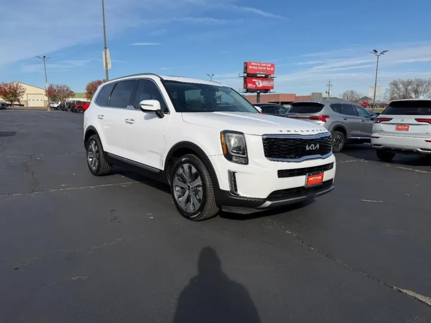 2022 /Gray Leather Kia Telluride S (5XYP6DHC9NG) with an 3.8L DOHC V6 engine, Automatic transmission, located at 970 Woodlawn Dr., Farmington, MO, 63640, (573) 431-7800, 37.825642, -90.468674 - **Elevate Your Family Adventures with the 2022 Kia Telluride S!**<br /> <br /> Are you ready to embrace a lifestyle of adventure and comfort? Look no further than the stunning 2022 Kia Telluride S, now available at Pettus CDJR Farmington! Located at 970 Woodlawn Drive, Farmington, MO 63640, our OEM - Photo#0