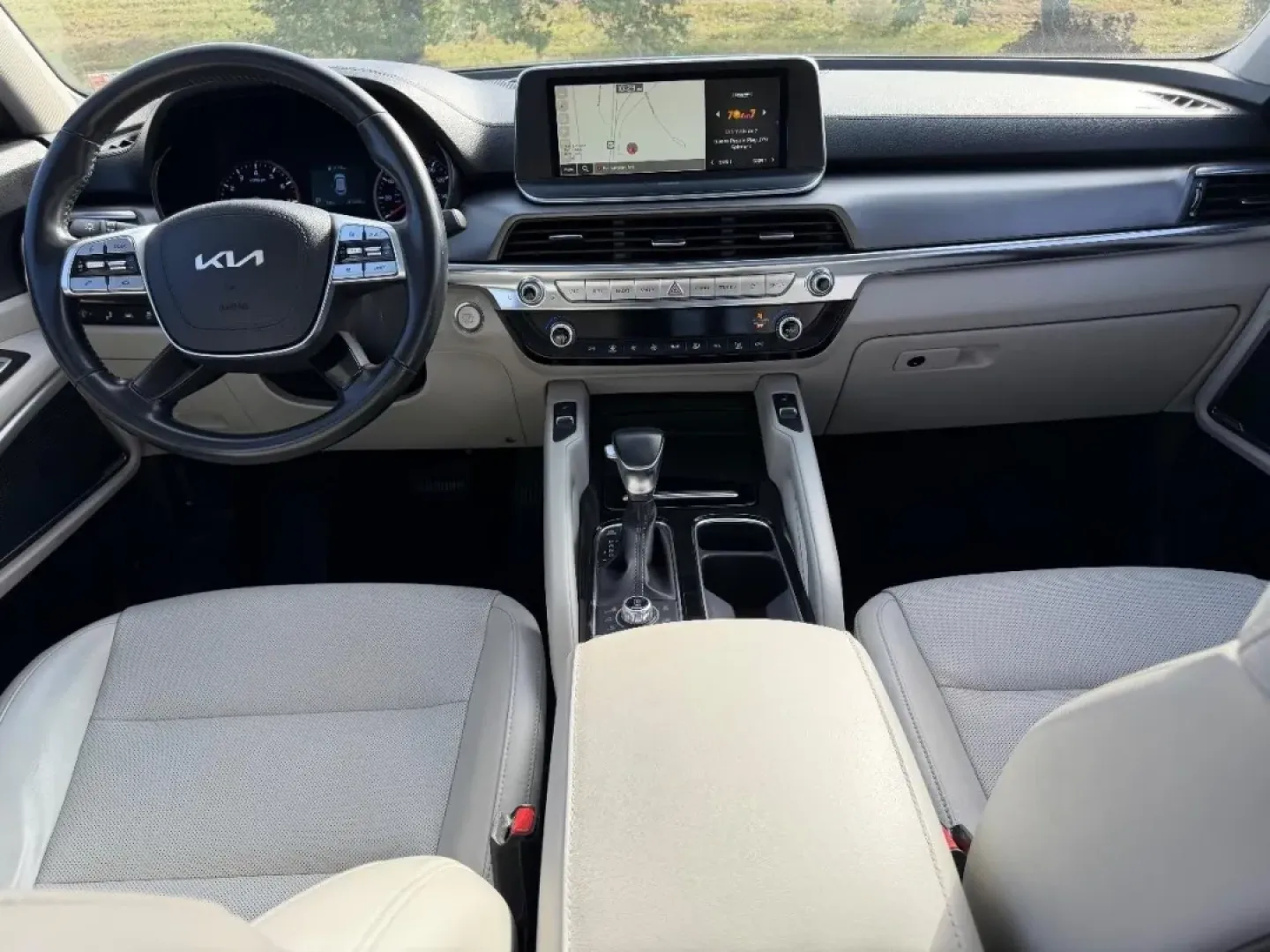 2022 /Gray Leather Kia Telluride S (5XYP6DHC9NG) with an 3.8L DOHC V6 engine, Automatic transmission, located at 970 Woodlawn Dr., Farmington, MO, 63640, (573) 431-7800, 37.825642, -90.468674 - **Elevate Your Family Adventures with the 2022 Kia Telluride S!**<br /> <br /> Are you ready to embrace a lifestyle of adventure and comfort? Look no further than the stunning 2022 Kia Telluride S, now available at Pettus CDJR Farmington! Located at 970 Woodlawn Drive, Farmington, MO 63640, our OEM - Photo#12