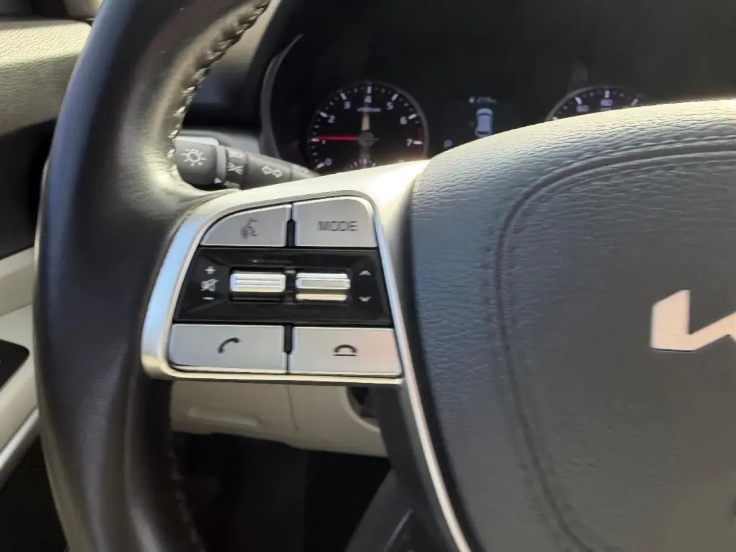 2022 /Gray Leather Kia Telluride S (5XYP6DHC9NG) with an 3.8L DOHC V6 engine, Automatic transmission, located at 970 Woodlawn Dr., Farmington, MO, 63640, (573) 431-7800, 37.825642, -90.468674 - **Elevate Your Family Adventures with the 2022 Kia Telluride S!**<br /> <br /> Are you ready to embrace a lifestyle of adventure and comfort? Look no further than the stunning 2022 Kia Telluride S, now available at Pettus CDJR Farmington! Located at 970 Woodlawn Drive, Farmington, MO 63640, our OEM - Photo#14