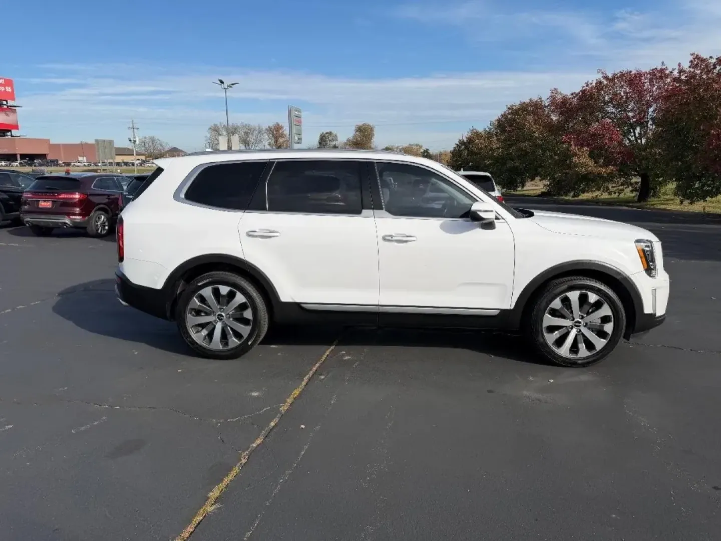 2022 /Gray Leather Kia Telluride S (5XYP6DHC9NG) with an 3.8L DOHC V6 engine, Automatic transmission, located at 970 Woodlawn Dr., Farmington, MO, 63640, (573) 431-7800, 37.825642, -90.468674 - **Elevate Your Family Adventures with the 2022 Kia Telluride S!**<br /> <br /> Are you ready to embrace a lifestyle of adventure and comfort? Look no further than the stunning 2022 Kia Telluride S, now available at Pettus CDJR Farmington! Located at 970 Woodlawn Drive, Farmington, MO 63640, our OEM - Photo#1