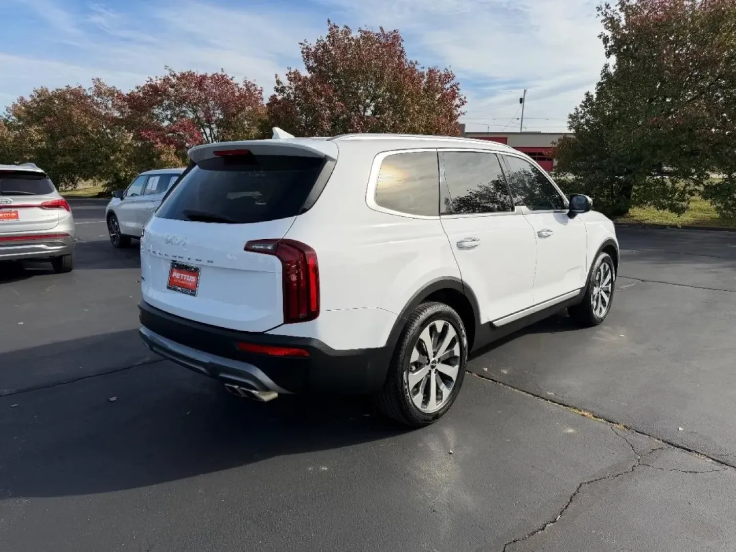 2022 /Gray Leather Kia Telluride S (5XYP6DHC9NG) with an 3.8L DOHC V6 engine, Automatic transmission, located at 970 Woodlawn Dr., Farmington, MO, 63640, (573) 431-7800, 37.825642, -90.468674 - **Elevate Your Family Adventures with the 2022 Kia Telluride S!**<br /> <br /> Are you ready to embrace a lifestyle of adventure and comfort? Look no further than the stunning 2022 Kia Telluride S, now available at Pettus CDJR Farmington! Located at 970 Woodlawn Drive, Farmington, MO 63640, our OEM - Photo#2