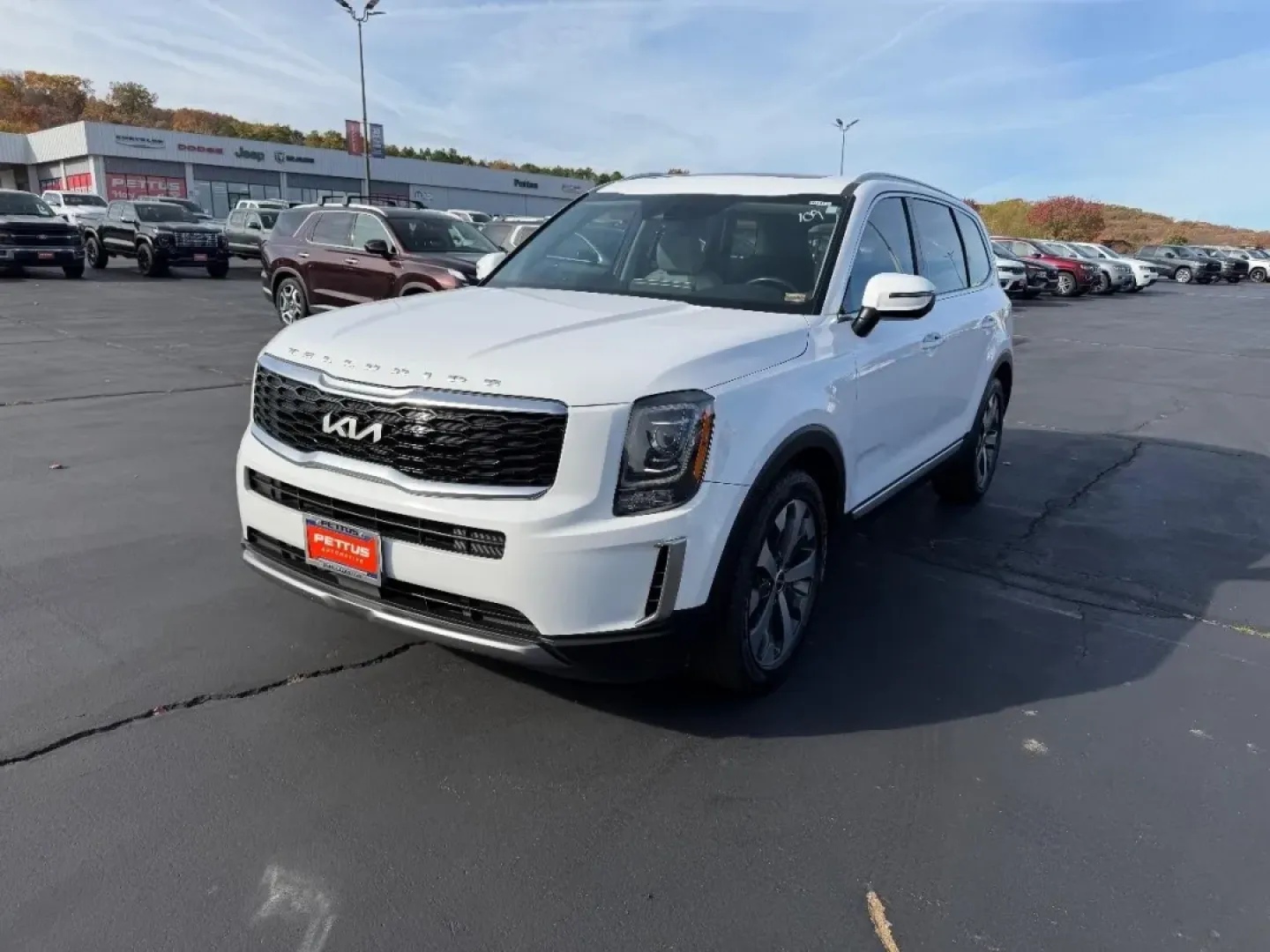 2022 /Gray Leather Kia Telluride S (5XYP6DHC9NG) with an 3.8L DOHC V6 engine, Automatic transmission, located at 970 Woodlawn Dr., Farmington, MO, 63640, (573) 431-7800, 37.825642, -90.468674 - **Elevate Your Family Adventures with the 2022 Kia Telluride S!**<br /> <br /> Are you ready to embrace a lifestyle of adventure and comfort? Look no further than the stunning 2022 Kia Telluride S, now available at Pettus CDJR Farmington! Located at 970 Woodlawn Drive, Farmington, MO 63640, our OEM - Photo#6