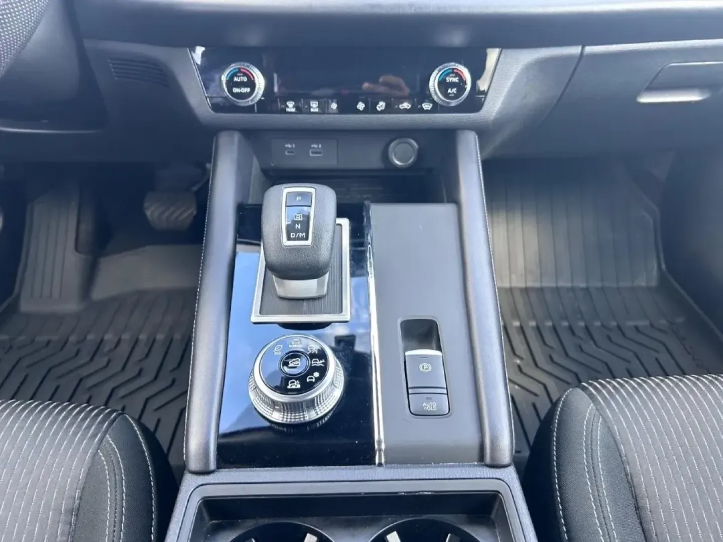 2024 /Black Cloth Mitsubishi Outlander ES (JA4J4UA83RZ) with an 2.5L DOHC 4-Cylinder Direct Injection engine, Automatic transmission, located at 970 Woodlawn Dr., Farmington, MO, 63640, (573) 431-7800, 37.825642, -90.468674 - Are you ready to elevate your weekend adventures or transform your daily commute? The 2024 Mitsubishi Outlander ES is the perfect blend of versatility, comfort, and performance that suits both the budget-conscious buyer and the growing family. At Pettus CDJR Farmington, located at 970 Woodlawn Drive - Photo#14