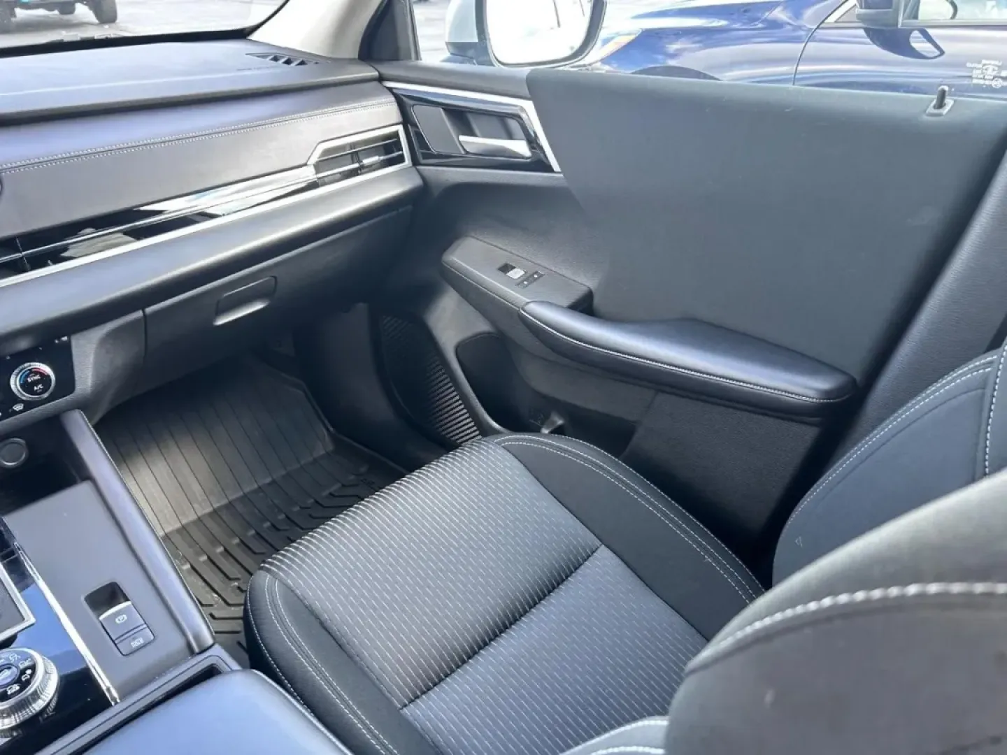 2024 /Black Cloth Mitsubishi Outlander ES (JA4J4UA83RZ) with an 2.5L DOHC 4-Cylinder Direct Injection engine, Automatic transmission, located at 970 Woodlawn Dr., Farmington, MO, 63640, (573) 431-7800, 37.825642, -90.468674 - Are you ready to elevate your weekend adventures or transform your daily commute? The 2024 Mitsubishi Outlander ES is the perfect blend of versatility, comfort, and performance that suits both the budget-conscious buyer and the growing family. At Pettus CDJR Farmington, located at 970 Woodlawn Drive - Photo#15