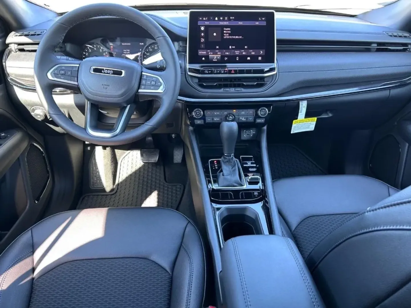2026 /Black Leather Trimmed Jeep Compass Latitude (3C4NJDBN5TT) with an 2.0L engine, located at 970 Woodlawn Dr., Farmington, MO, 63640, (573) 431-7800, 37.825642, -90.468674 - **Adventure Awaits with the 2026 Jeep Compass Latitude Your Ideal SUV for Every Journey!**<br /> <br /> Are you ready to elevate your driving experience? Whether you're navigating the bustling streets of Farmington or embarking on a weekend getaway to the beautiful Ozark National Scenic Riverways, - Photo#10