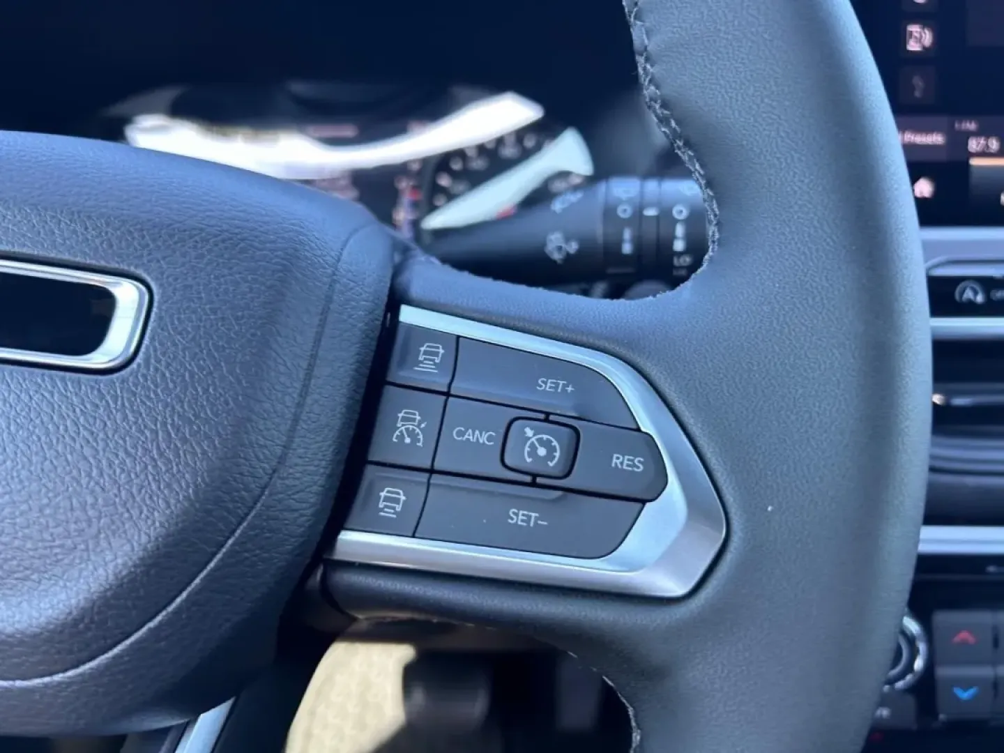 2026 /Black Leather Trimmed Jeep Compass Latitude (3C4NJDBN5TT) with an 2.0L engine, located at 970 Woodlawn Dr., Farmington, MO, 63640, (573) 431-7800, 37.825642, -90.468674 - **Adventure Awaits with the 2026 Jeep Compass Latitude Your Ideal SUV for Every Journey!**<br /> <br /> Are you ready to elevate your driving experience? Whether you're navigating the bustling streets of Farmington or embarking on a weekend getaway to the beautiful Ozark National Scenic Riverways, - Photo#13