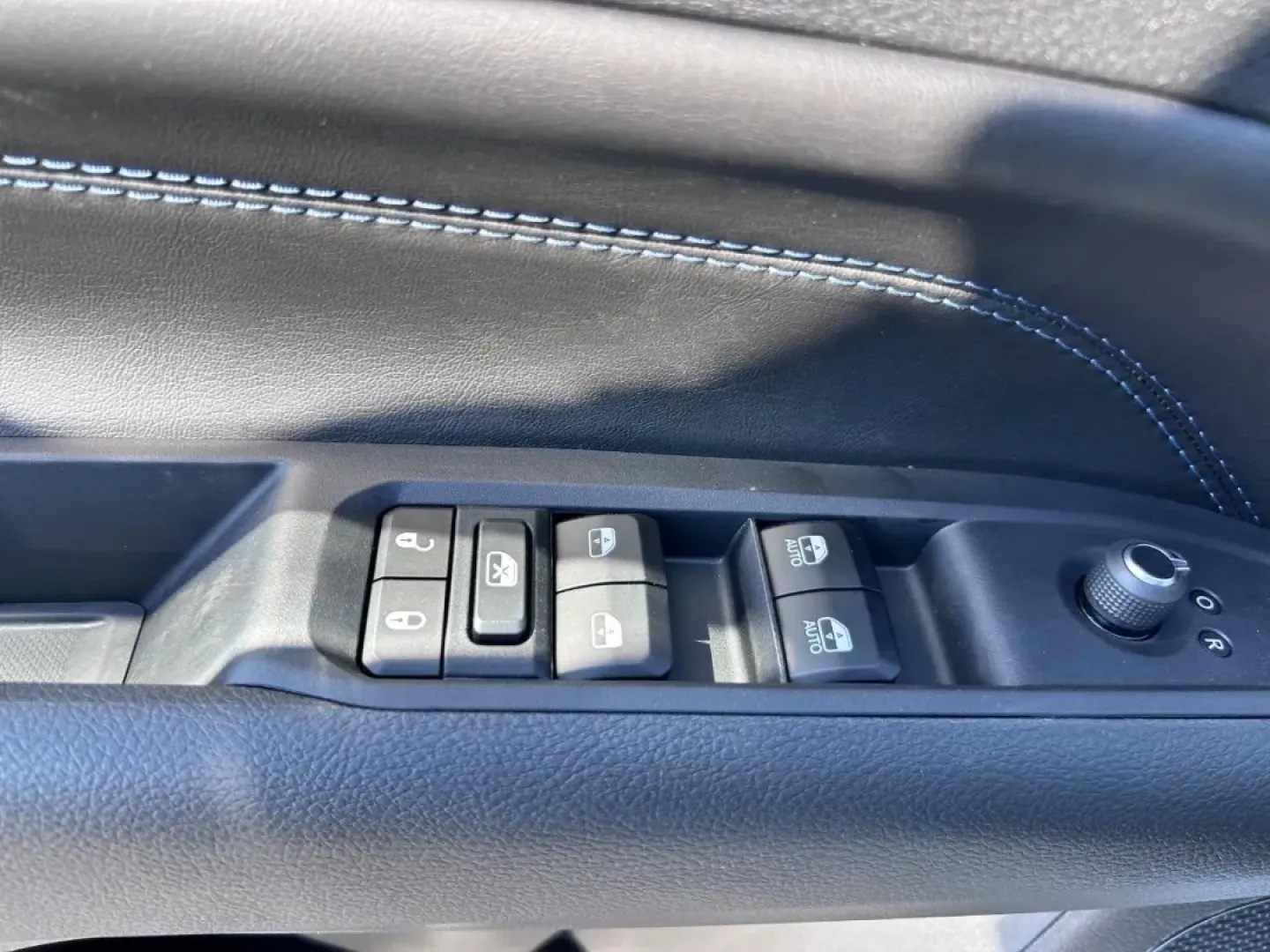 2026 /Black Leather Trimmed Jeep Compass Latitude (3C4NJDBN5TT) with an 2.0L engine, located at 970 Woodlawn Dr., Farmington, MO, 63640, (573) 431-7800, 37.825642, -90.468674 - **Adventure Awaits with the 2026 Jeep Compass Latitude Your Ideal SUV for Every Journey!**<br /> <br /> Are you ready to elevate your driving experience? Whether you're navigating the bustling streets of Farmington or embarking on a weekend getaway to the beautiful Ozark National Scenic Riverways, - Photo#18
