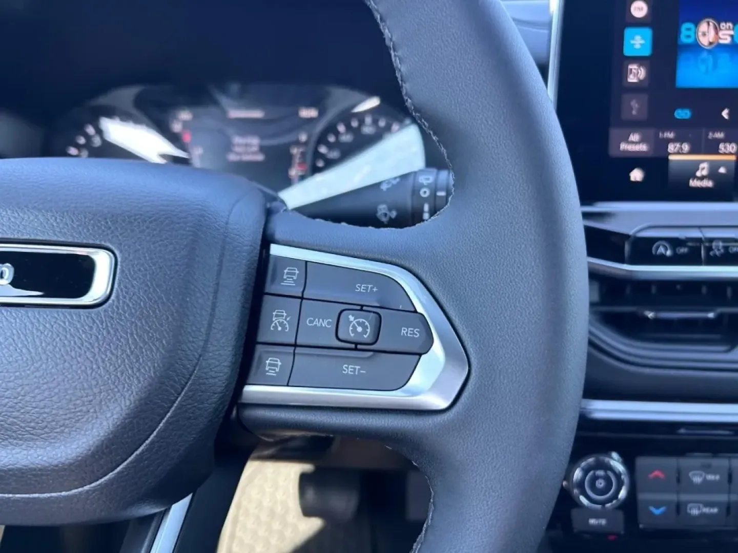 2026 /Black Leather Trimmed Jeep Compass Latitude (3C4NJDBN7TT) with an 2.0L engine, located at 970 Woodlawn Dr., Farmington, MO, 63640, (573) 431-7800, 37.825642, -90.468674 - **Discover Your Next Adventure with the 2026 Jeep Compass Latitude at Pettus CDJR Farmington!**<br /> <br /> Are you ready to elevate your lifestyle with a vehicle that perfectly blends comfort, style, and capability? The 2026 Jeep Compass Latitude is here to inspire your next journey, whether it's - Photo#13