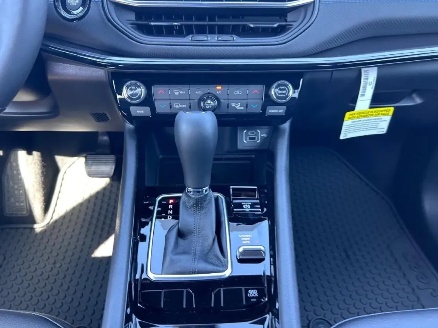 2026 /Black Leather Trimmed Jeep Compass Latitude (3C4NJDBN7TT) with an 2.0L engine, located at 970 Woodlawn Dr., Farmington, MO, 63640, (573) 431-7800, 37.825642, -90.468674 - **Discover Your Next Adventure with the 2026 Jeep Compass Latitude at Pettus CDJR Farmington!**<br /> <br /> Are you ready to elevate your lifestyle with a vehicle that perfectly blends comfort, style, and capability? The 2026 Jeep Compass Latitude is here to inspire your next journey, whether it's - Photo#16