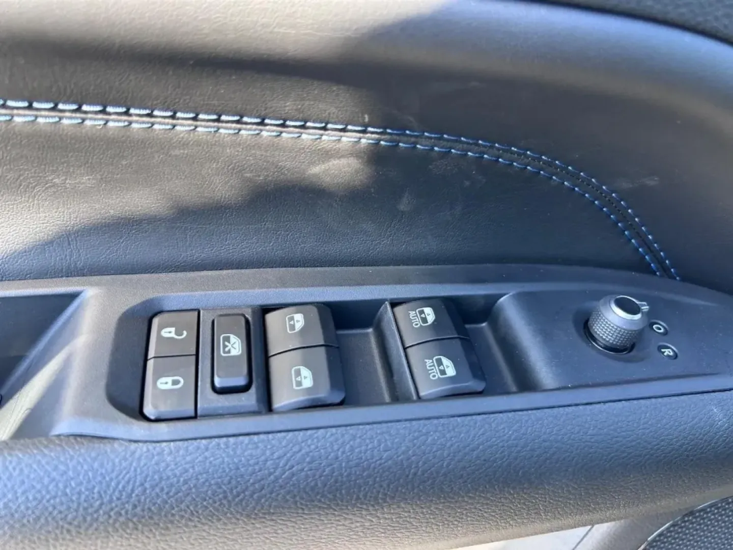 2026 /Black Leather Trimmed Jeep Compass Latitude (3C4NJDBN7TT) with an 2.0L engine, located at 970 Woodlawn Dr., Farmington, MO, 63640, (573) 431-7800, 37.825642, -90.468674 - **Discover Your Next Adventure with the 2026 Jeep Compass Latitude at Pettus CDJR Farmington!**<br /> <br /> Are you ready to elevate your lifestyle with a vehicle that perfectly blends comfort, style, and capability? The 2026 Jeep Compass Latitude is here to inspire your next journey, whether it's - Photo#18