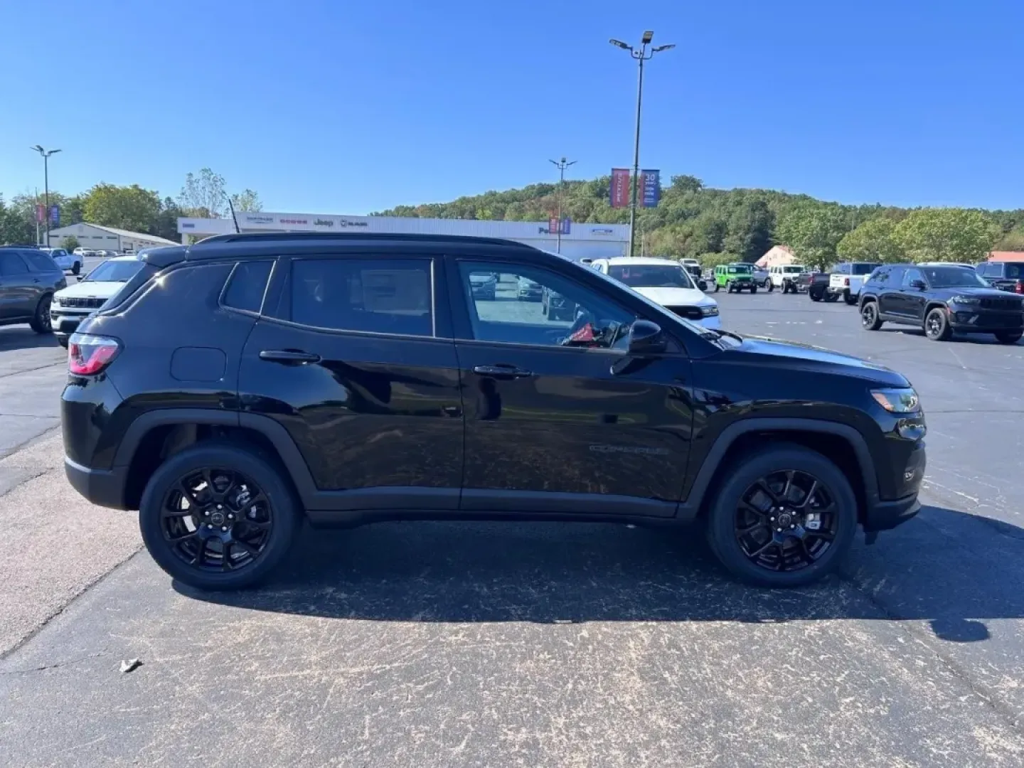 2026 /Black Leather Trimmed Jeep Compass Latitude (3C4NJDBN7TT) with an 2.0L engine, located at 970 Woodlawn Dr., Farmington, MO, 63640, (573) 431-7800, 37.825642, -90.468674 - **Discover Your Next Adventure with the 2026 Jeep Compass Latitude at Pettus CDJR Farmington!**<br /> <br /> Are you ready to elevate your lifestyle with a vehicle that perfectly blends comfort, style, and capability? The 2026 Jeep Compass Latitude is here to inspire your next journey, whether it's - Photo#1