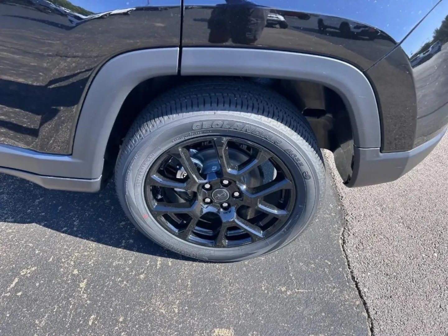 2026 /Black Leather Trimmed Jeep Compass Latitude (3C4NJDBN7TT) with an 2.0L engine, located at 970 Woodlawn Dr., Farmington, MO, 63640, (573) 431-7800, 37.825642, -90.468674 - **Discover Your Next Adventure with the 2026 Jeep Compass Latitude at Pettus CDJR Farmington!**<br /> <br /> Are you ready to elevate your lifestyle with a vehicle that perfectly blends comfort, style, and capability? The 2026 Jeep Compass Latitude is here to inspire your next journey, whether it's - Photo#6