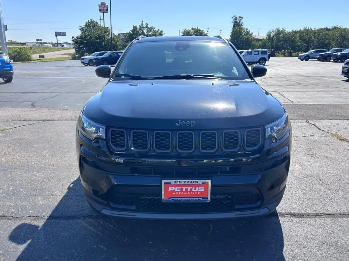 2026 /Black Leather Trimmed Jeep Compass Latitude (3C4NJDBN7TT) with an 2.0L engine, located at 970 Woodlawn Dr., Farmington, MO, 63640, (573) 431-7800, 37.825642, -90.468674 - **Discover Your Next Adventure with the 2026 Jeep Compass Latitude at Pettus CDJR Farmington!**<br /> <br /> Are you ready to elevate your lifestyle with a vehicle that perfectly blends comfort, style, and capability? The 2026 Jeep Compass Latitude is here to inspire your next journey, whether it's - Photo#8