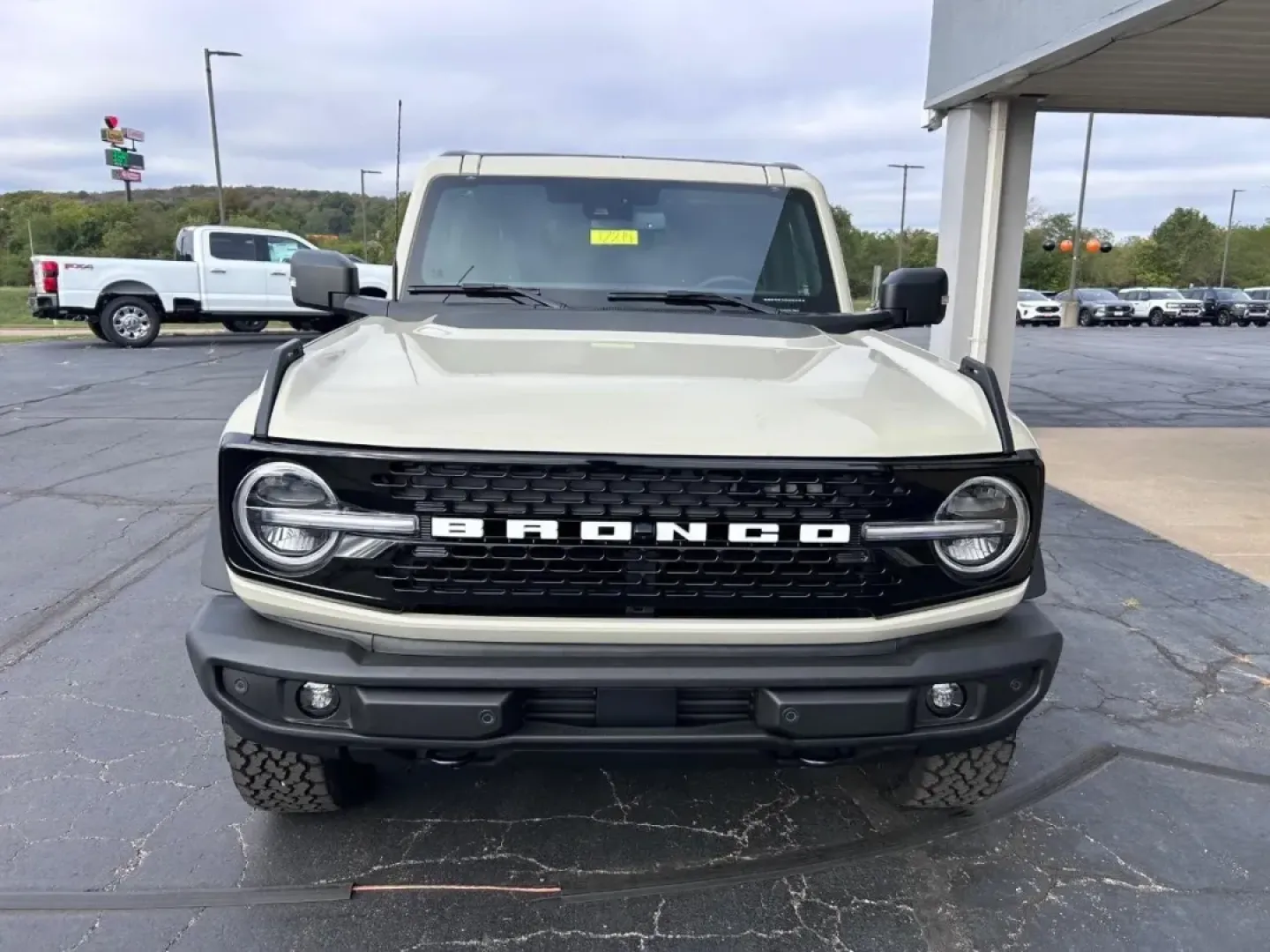 2025 /Black Onyx Leather Ford Bronco Outer Banks (1FMEE8BP4SL) with an 2.7L V6 engine, Automatic transmission, located at 141 Commercial Dr, Fredericktown, MO, 63645, (573) 783-6432, 37.570087, -90.320648 - Are you ready to embark on your next adventure? Imagine cruising through the scenic landscapes of Fredericktown, MO, in a vehicle designed for both comfort and rugged exploration. The 2025 Ford Bronco Outer Banks is not just an SUV; it's your perfect companion for weekend getaways, off-road escapade - Photo#7