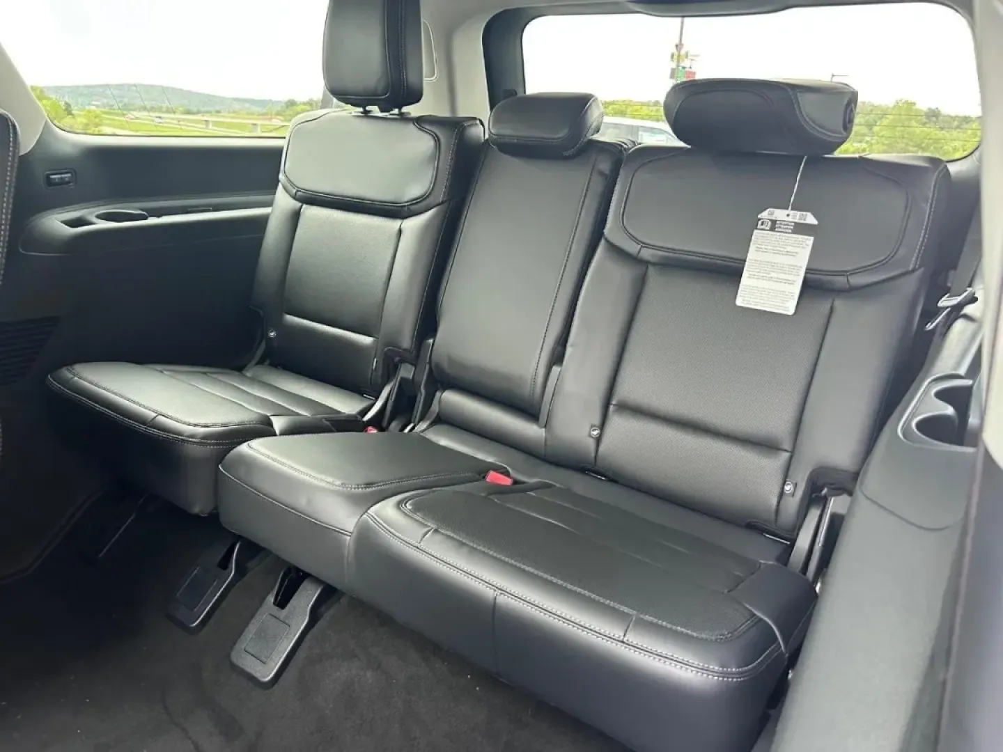 2025 /Black Onyx Leather Ford Expedition Max Platinum (1FMJK1M85SE) with an 3.5L EcoBoost V6 engine, Automatic transmission, located at 141 Commercial Dr, Fredericktown, MO, 63645, (573) 783-6432, 37.570087, -90.320648 - **Adventure Awaits: Discover Your Next Family SUV at Pettus Ford Fredericktown!**<br /> <br /> Are you ready to elevate your family adventures? Whether it's navigating the daily school run or embarking on a weekend getaway to the scenic Mark Twain National Forest, the 2025 Ford Expedition Max Platin - Photo#9