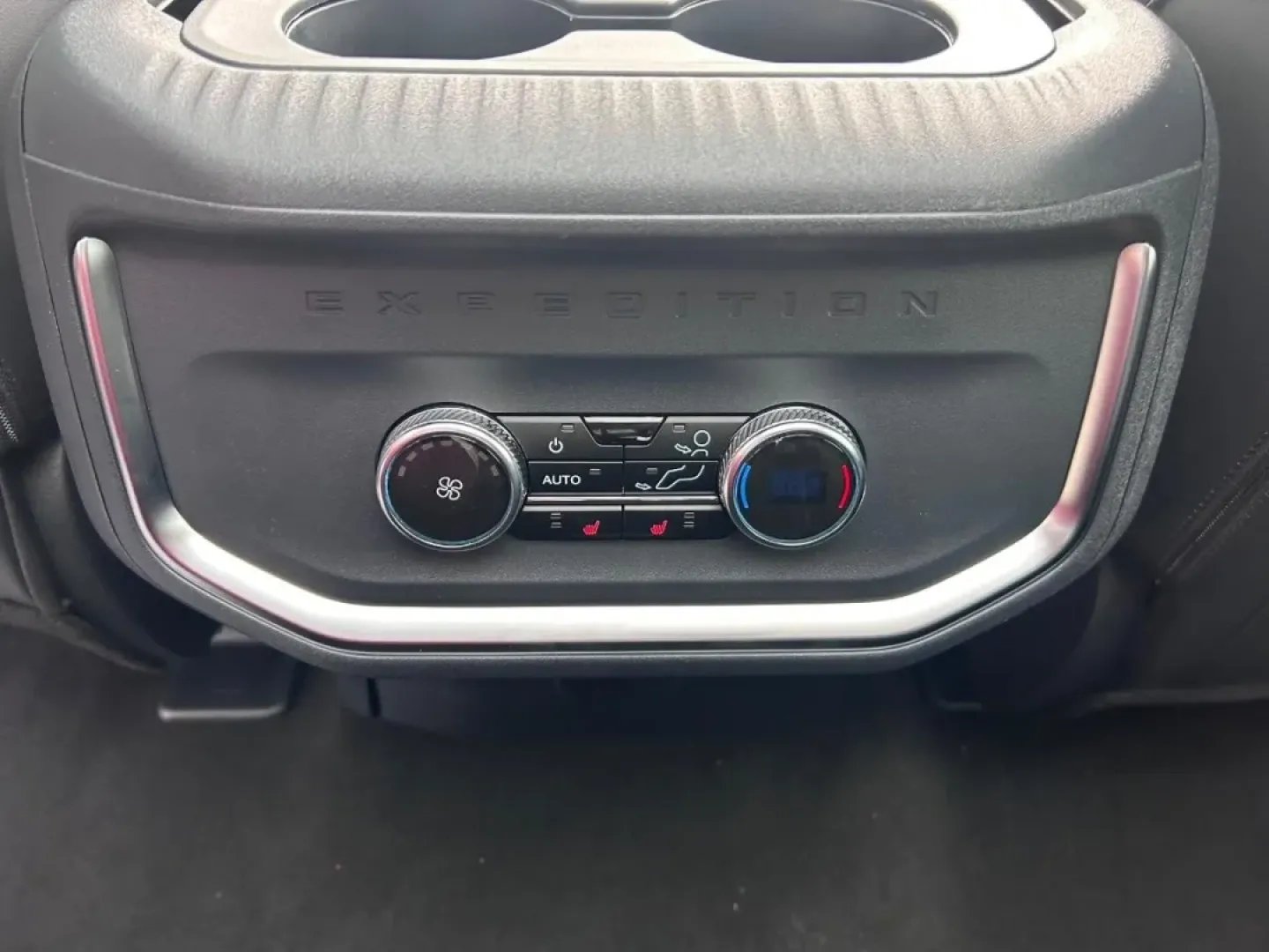 2025 /Black Onyx Leather Ford Expedition Max Platinum (1FMJK1M85SE) with an 3.5L EcoBoost V6 engine, Automatic transmission, located at 141 Commercial Dr, Fredericktown, MO, 63645, (573) 783-6432, 37.570087, -90.320648 - **Adventure Awaits: Discover Your Next Family SUV at Pettus Ford Fredericktown!**<br /> <br /> Are you ready to elevate your family adventures? Whether it's navigating the daily school run or embarking on a weekend getaway to the scenic Mark Twain National Forest, the 2025 Ford Expedition Max Platin - Photo#12