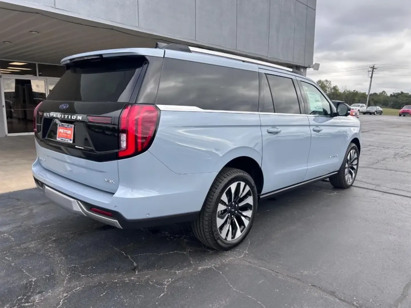 2025 /Black Onyx Leather Ford Expedition Max Platinum (1FMJK1M85SE) with an 3.5L EcoBoost V6 engine, Automatic transmission, located at 141 Commercial Dr, Fredericktown, MO, 63645, (573) 783-6432, 37.570087, -90.320648 - **Adventure Awaits: Discover Your Next Family SUV at Pettus Ford Fredericktown!**<br /> <br /> Are you ready to elevate your family adventures? Whether it's navigating the daily school run or embarking on a weekend getaway to the scenic Mark Twain National Forest, the 2025 Ford Expedition Max Platin - Photo#2