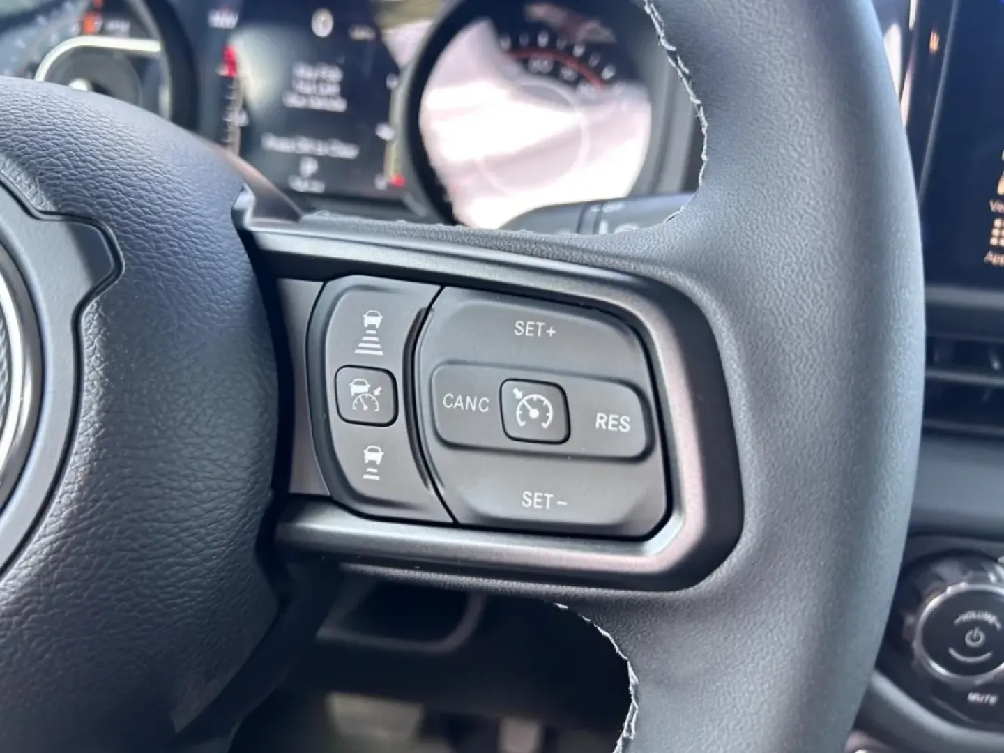 2025 /Black Leather Jeep Gladiator Rubicon (1C6RJTBG9SL) with an 3.6L V6 24V VVT UPG I engine, Automatic transmission, located at 970 Woodlawn Dr., Farmington, MO, 63640, (573) 431-7800, 37.825642, -90.468674 - ### Discover the Adventure with the 2025 Jeep Gladiator at Pettus CDJR Farmington!<br /> <br /> Are you ready to elevate your outdoor adventures and weekend getaways? Look no further than this stunning 2025 Jeep Gladiator, available now at Pettus CDJR Farmington. Whether you're navigating city stree - Photo#12