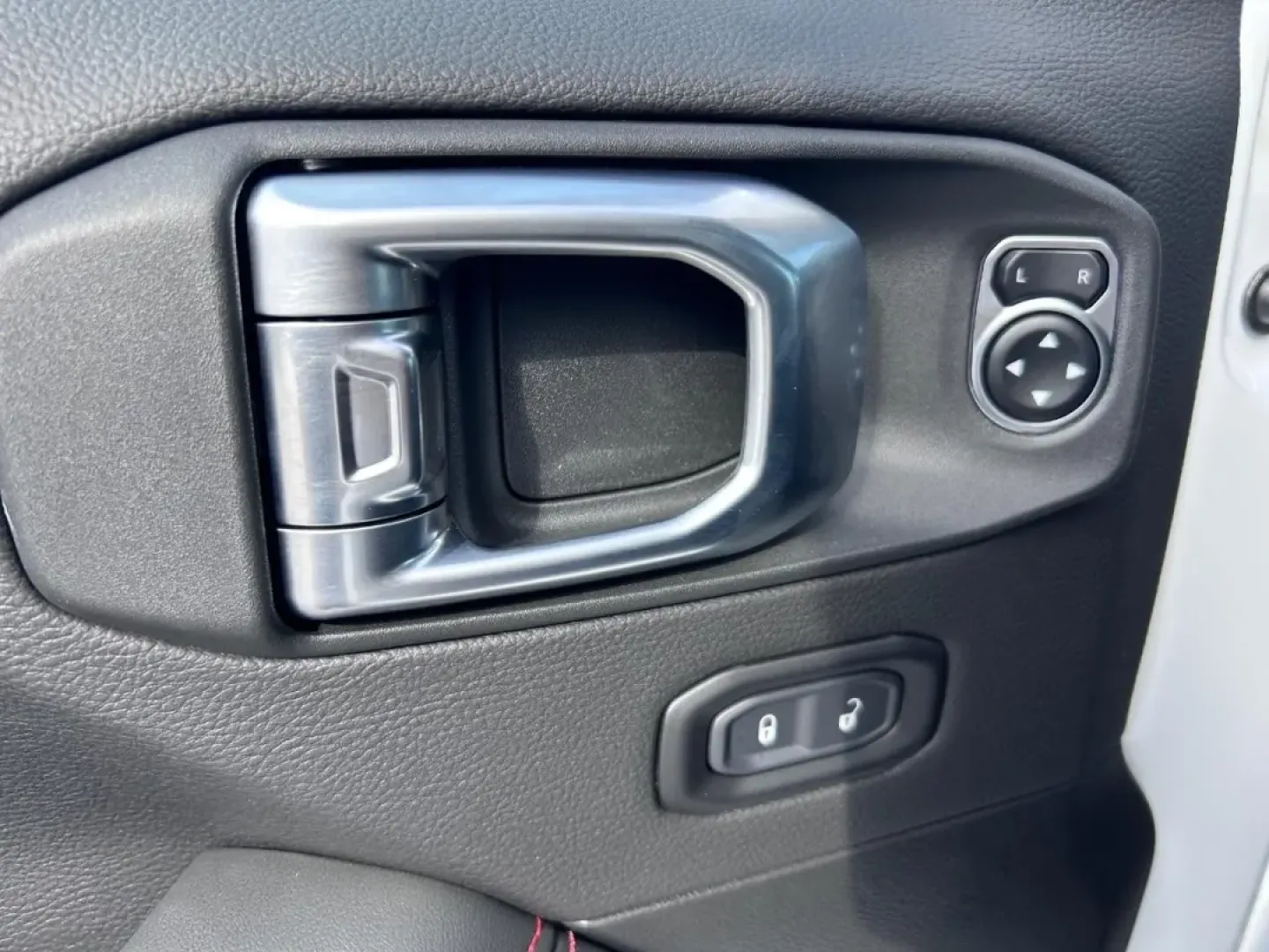 2025 /Black Leather Jeep Gladiator Rubicon (1C6RJTBG9SL) with an 3.6L V6 24V VVT UPG I engine, Automatic transmission, located at 970 Woodlawn Dr., Farmington, MO, 63640, (573) 431-7800, 37.825642, -90.468674 - ### Discover the Adventure with the 2025 Jeep Gladiator at Pettus CDJR Farmington!<br /> <br /> Are you ready to elevate your outdoor adventures and weekend getaways? Look no further than this stunning 2025 Jeep Gladiator, available now at Pettus CDJR Farmington. Whether you're navigating city stree - Photo#17