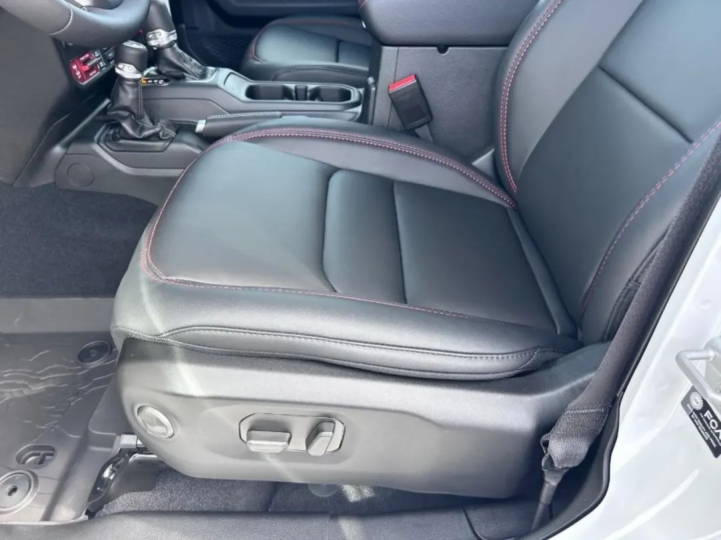 2025 /Black Leather Jeep Gladiator Rubicon (1C6RJTBG9SL) with an 3.6L V6 24V VVT UPG I engine, Automatic transmission, located at 970 Woodlawn Dr., Farmington, MO, 63640, (573) 431-7800, 37.825642, -90.468674 - ### Discover the Adventure with the 2025 Jeep Gladiator at Pettus CDJR Farmington!<br /> <br /> Are you ready to elevate your outdoor adventures and weekend getaways? Look no further than this stunning 2025 Jeep Gladiator, available now at Pettus CDJR Farmington. Whether you're navigating city stree - Photo#18