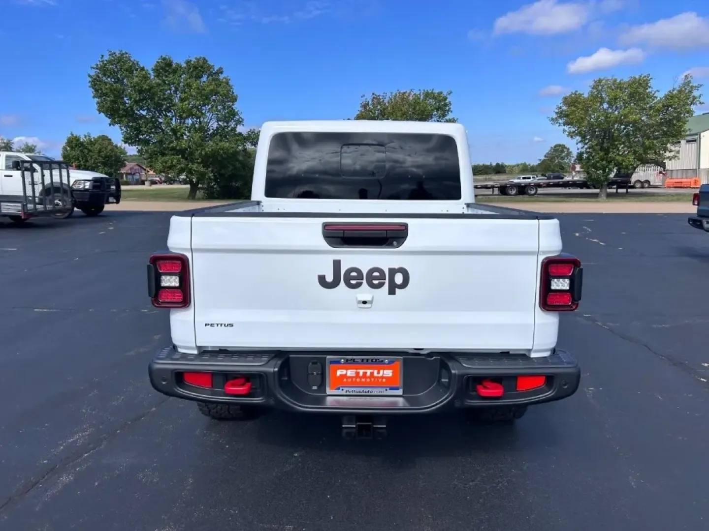 2025 /Black Leather Jeep Gladiator Rubicon (1C6RJTBG9SL) with an 3.6L V6 24V VVT UPG I engine, Automatic transmission, located at 970 Woodlawn Dr., Farmington, MO, 63640, (573) 431-7800, 37.825642, -90.468674 - ### Discover the Adventure with the 2025 Jeep Gladiator at Pettus CDJR Farmington!<br /> <br /> Are you ready to elevate your outdoor adventures and weekend getaways? Look no further than this stunning 2025 Jeep Gladiator, available now at Pettus CDJR Farmington. Whether you're navigating city stree - Photo#3