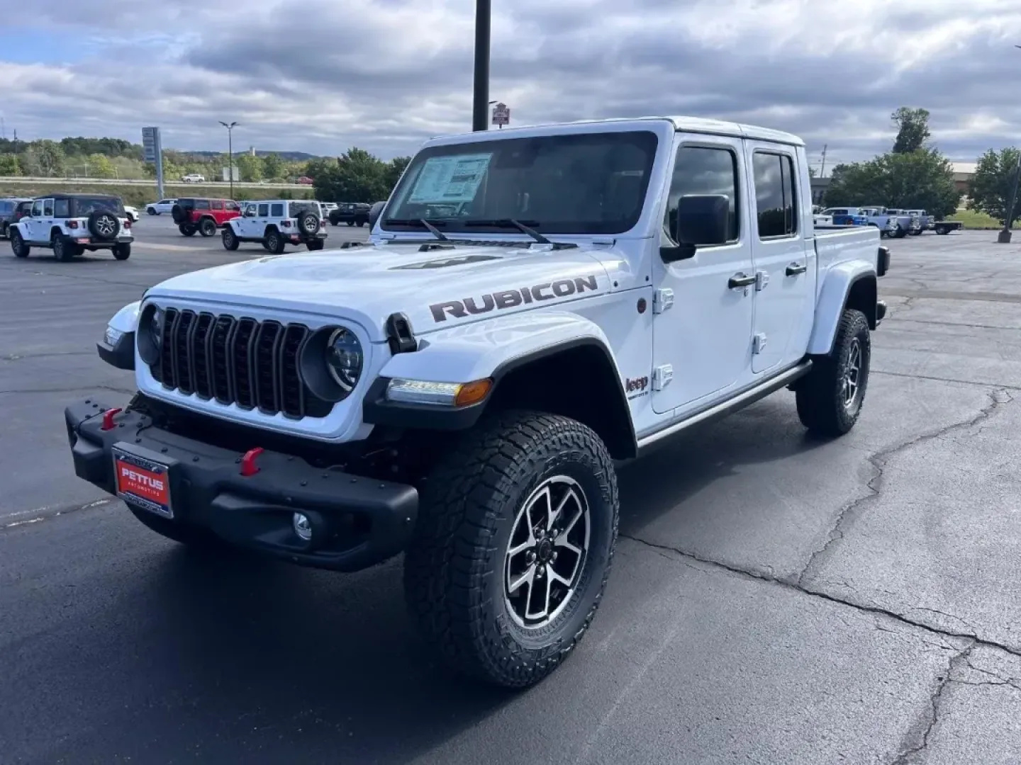 2025 /Black Leather Jeep Gladiator Rubicon (1C6RJTBG9SL) with an 3.6L V6 24V VVT UPG I engine, Automatic transmission, located at 970 Woodlawn Dr., Farmington, MO, 63640, (573) 431-7800, 37.825642, -90.468674 - ### Discover the Adventure with the 2025 Jeep Gladiator at Pettus CDJR Farmington!<br /> <br /> Are you ready to elevate your outdoor adventures and weekend getaways? Look no further than this stunning 2025 Jeep Gladiator, available now at Pettus CDJR Farmington. Whether you're navigating city stree - Photo#6