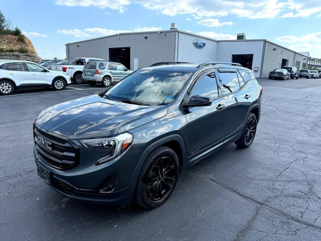 photo of 2020 GMC Terrain SLT