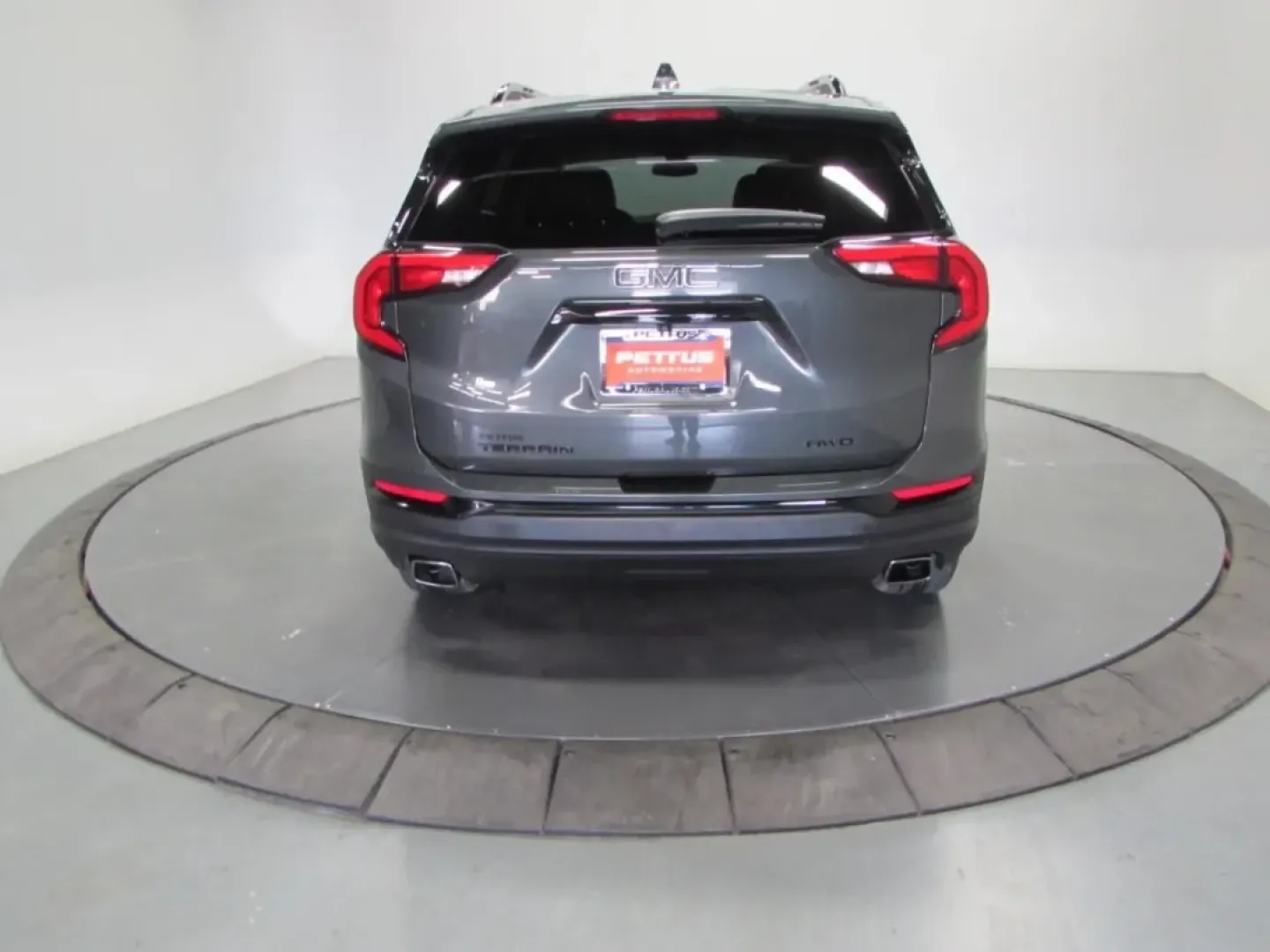 2020 /Jet Black GMC Terrain SLT (3GKALVEX9LL) with an Other engine, located at 12836 Highway 21, De Soto, MO, 63020, (636) 337-7777, 38.151867, -90.575615 - **Experience the Perfect Blend of Comfort and Adventure with the 2020 GMC Terrain SLT - Now Available at Pettus Ford De Soto!**<br /> <br /> Are you searching for a vehicle that effortlessly combines style, performance, and practicality? Look no further than this 2020 GMC Terrain SLT, designed for t - Photo#6
