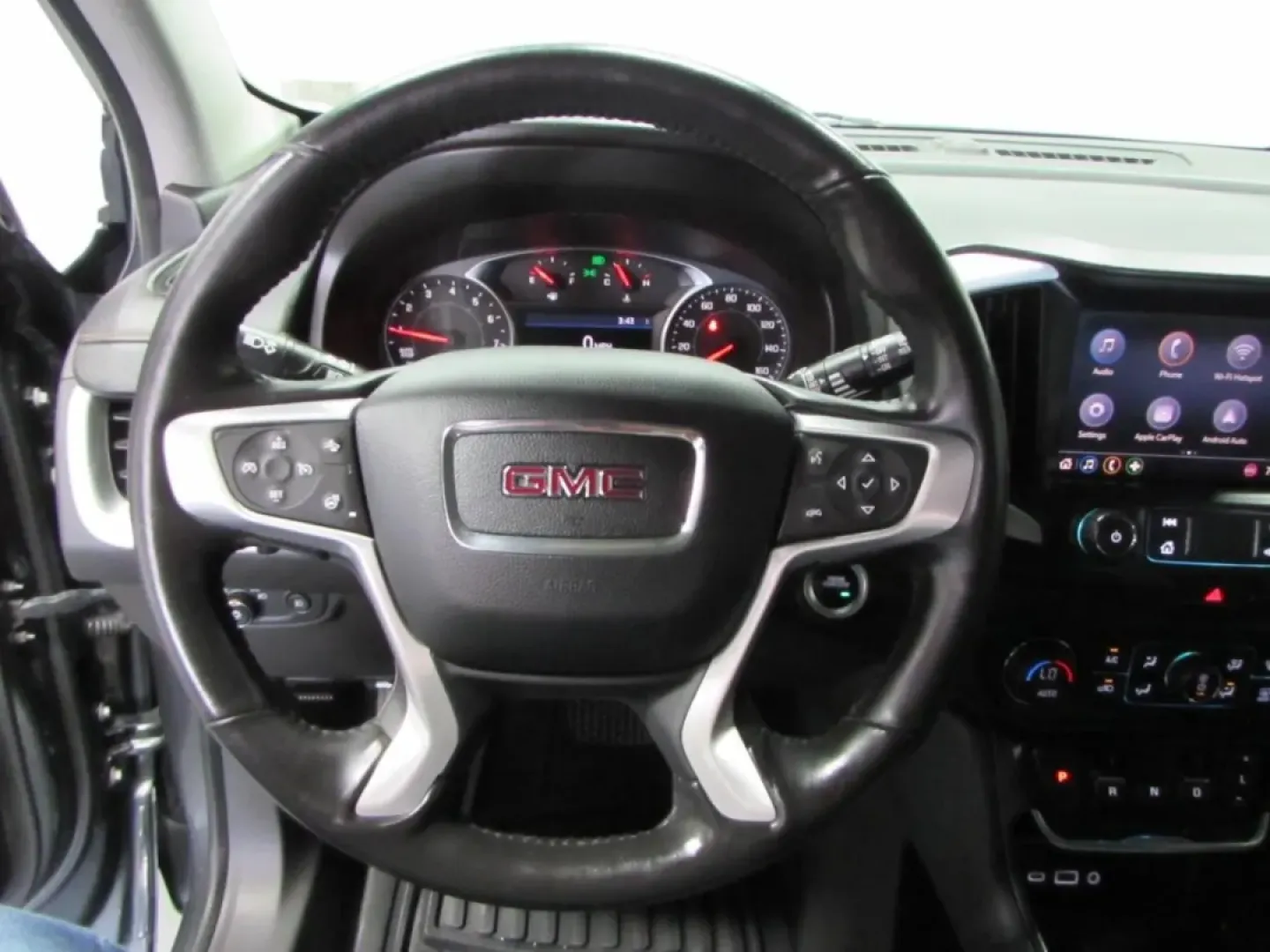 2020 /Jet Black GMC Terrain SLT (3GKALVEX9LL) with an Other engine, located at 12836 Highway 21, De Soto, MO, 63020, (636) 337-7777, 38.151867, -90.575615 - **Experience the Perfect Blend of Comfort and Adventure with the 2020 GMC Terrain SLT - Now Available at Pettus Ford De Soto!**<br /> <br /> Are you searching for a vehicle that effortlessly combines style, performance, and practicality? Look no further than this 2020 GMC Terrain SLT, designed for t - Photo#13