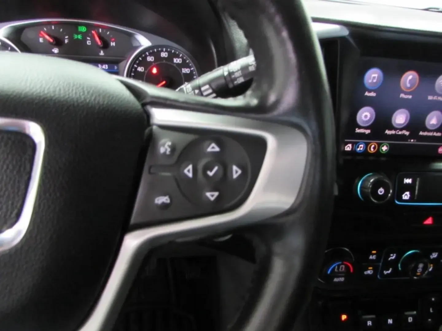 2020 /Jet Black GMC Terrain SLT (3GKALVEX9LL) with an Other engine, located at 12836 Highway 21, De Soto, MO, 63020, (636) 337-7777, 38.151867, -90.575615 - **Experience the Perfect Blend of Comfort and Adventure with the 2020 GMC Terrain SLT - Now Available at Pettus Ford De Soto!**<br /> <br /> Are you searching for a vehicle that effortlessly combines style, performance, and practicality? Look no further than this 2020 GMC Terrain SLT, designed for t - Photo#15