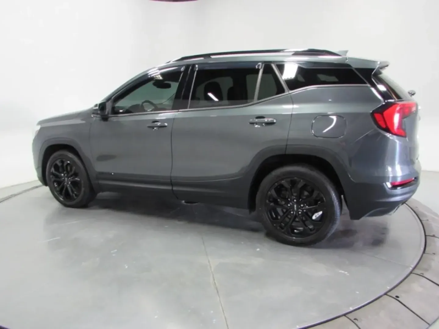 2020 /Jet Black GMC Terrain SLT (3GKALVEX9LL) with an Other engine, located at 12836 Highway 21, De Soto, MO, 63020, (636) 337-7777, 38.151867, -90.575615 - **Experience the Perfect Blend of Comfort and Adventure with the 2020 GMC Terrain SLT - Now Available at Pettus Ford De Soto!**<br /> <br /> Are you searching for a vehicle that effortlessly combines style, performance, and practicality? Look no further than this 2020 GMC Terrain SLT, designed for t - Photo#4