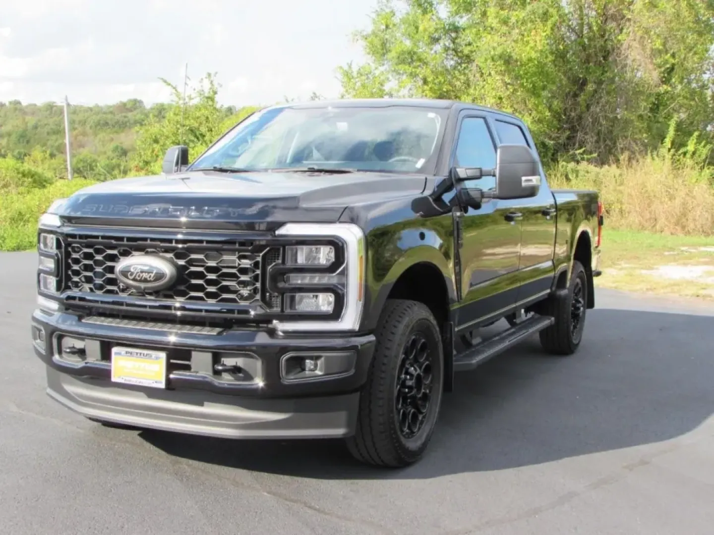 2025 /Medium Dark Slate Ford F-250SD XLT (1FT8W2BNXSE) with an 7.3L engine, located at 12836 Highway 21, De Soto, MO, 63020, (636) 337-7777, 38.151867, -90.575615 - **Conquer the Road with the 2025 Ford Super Duty F-250 SRW: Your Ultimate Trucking Companion!**<br /> <br /> Are you looking for a powerhouse truck that can handle everything from weekend adventures to daily commutes? Look no further than the 2025 Ford Super Duty F-250 SRW, available now at Pettus F - Photo#2