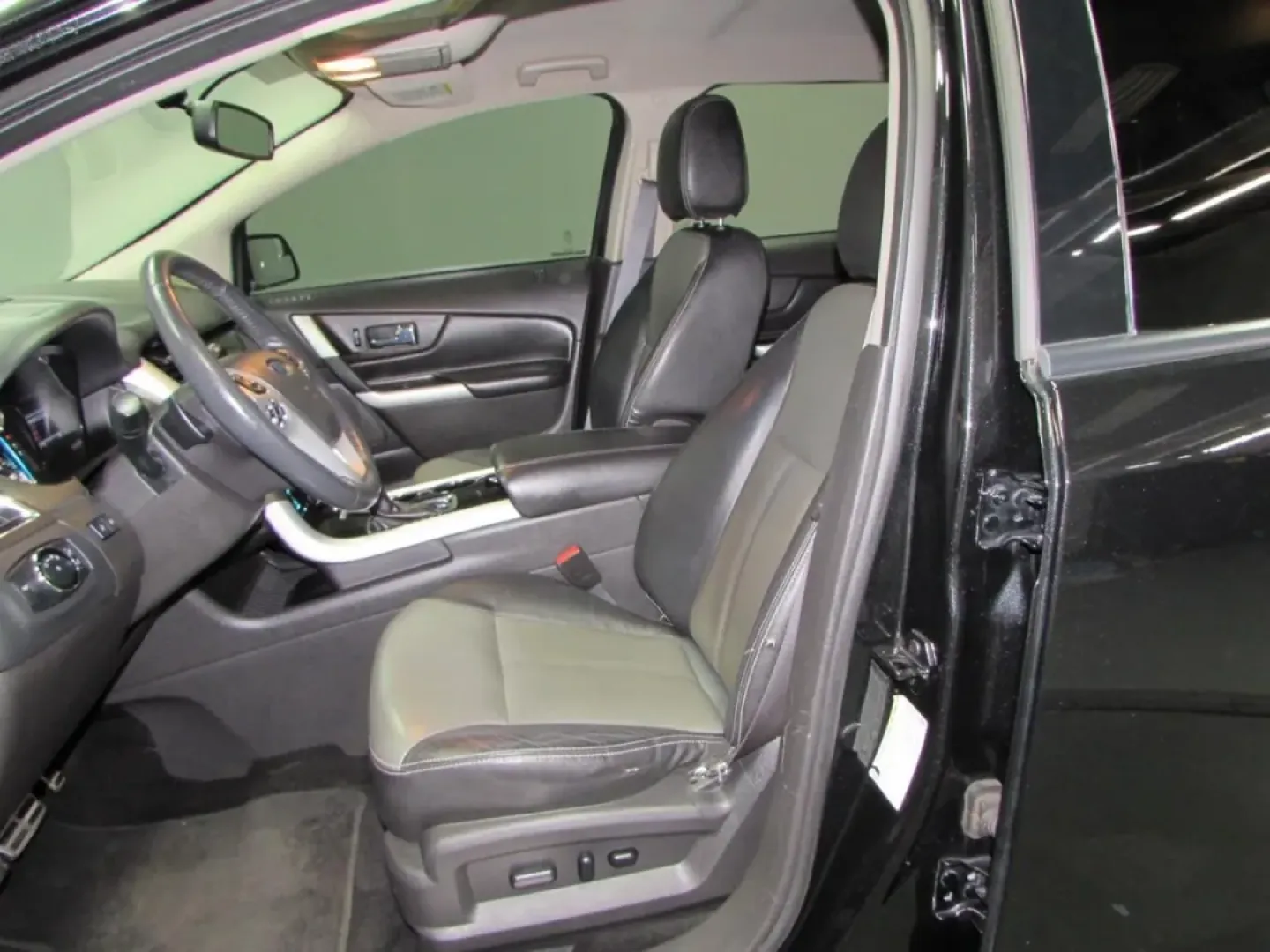 2014 /Charcoal Blk/Silver Smoke Ford Edge Sport (2FMDK3AK1EB) with an Other engine, Automatic transmission, located at 12830 Highway 21, De Soto, MO, 63020, (636) 337-7777, 38.153099, -90.573624 - Experience the perfect blend of style, comfort, and performance with the 2014 Ford Edge Sport, now available at Pettus CDJR DeSoto! If you're looking for a versatile SUV that caters to both your daily commute and weekend adventures, this is the ideal choice for you. With ample space and powerful fea - Photo#12