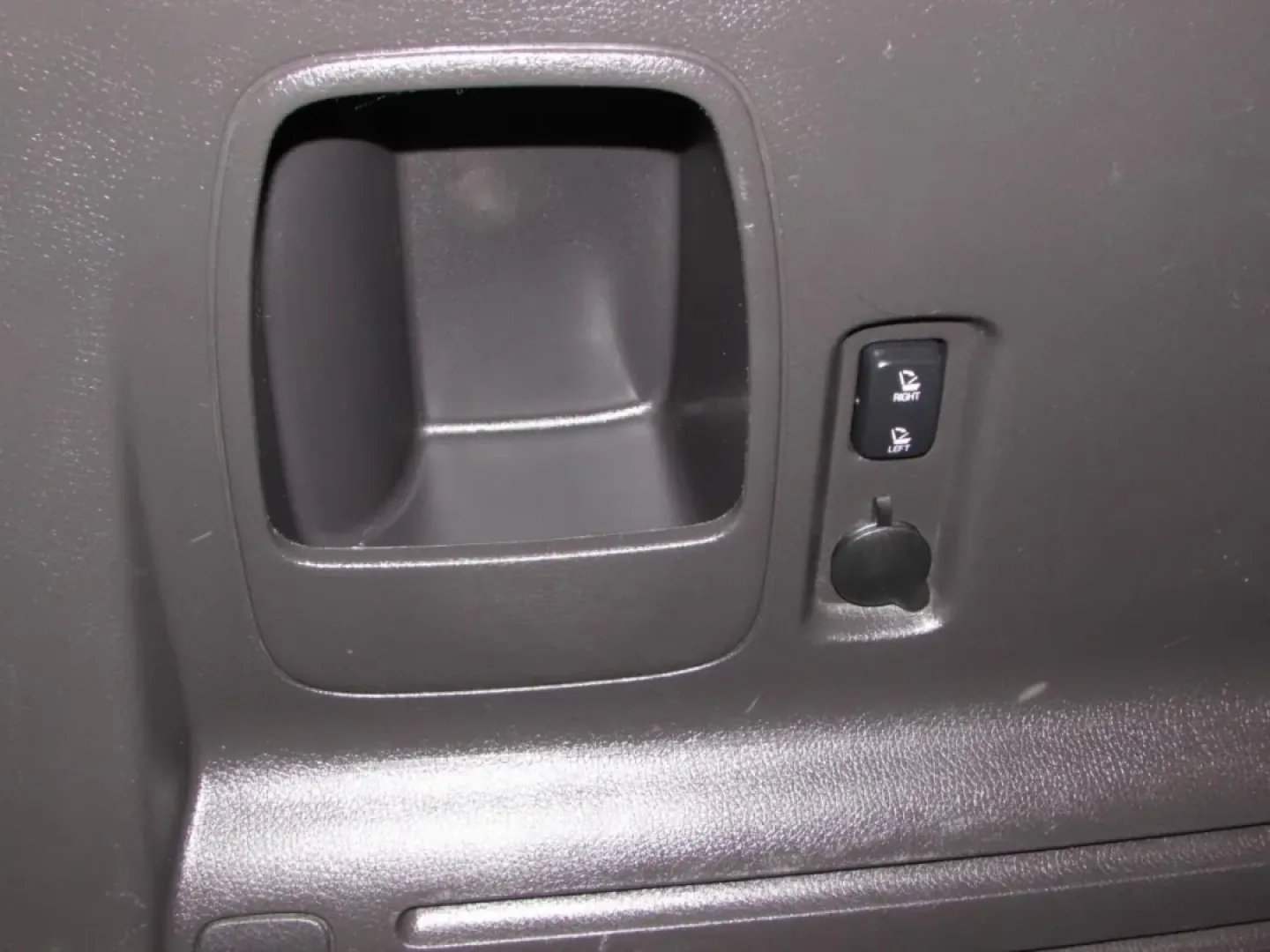 2014 /Charcoal Blk/Silver Smoke Ford Edge Sport (2FMDK3AK1EB) with an Other engine, Automatic transmission, located at 12830 Highway 21, De Soto, MO, 63020, (636) 337-7777, 38.153099, -90.573624 - Experience the perfect blend of style, comfort, and performance with the 2014 Ford Edge Sport, now available at Pettus CDJR DeSoto! If you're looking for a versatile SUV that caters to both your daily commute and weekend adventures, this is the ideal choice for you. With ample space and powerful fea - Photo#26