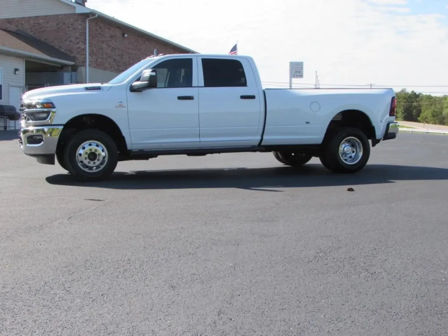 2025 /Black Ram 3500 Tradesman (3C63RRGL3SG) with an Other engine, located at 12830 Highway 21, De Soto, MO, 63020, (636) 337-7777, 38.153099, -90.573624 - Are you ready to elevate your weekend adventures or conquer your daily tasks with a truck that stands out? Look no further than the 2025 Ram 3500 Tradesman, now available at Pettus CDJR DeSoto, your trusted OEM dealership in De Soto, MO. This powerful and versatile truck is perfect for those who nee - Photo#3