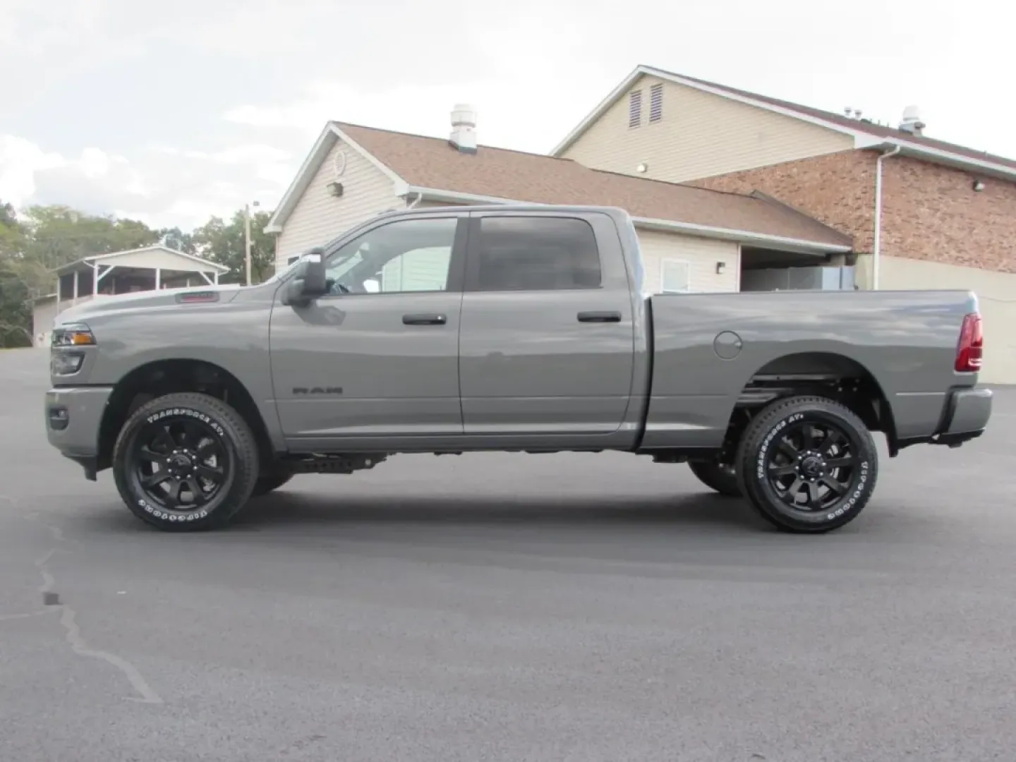 2026 /Black Ram 2500 Big Horn (3C6UR5DJ8TG) with an Other engine, located at 12830 Highway 21, De Soto, MO, 63020, (636) 337-7777, 38.153099, -90.573624 - Looking for a reliable and powerful truck that perfectly balances work and play? Look no further than this stunning 2026 Ram 2500 Big Horn, available now at Pettus CDJR DeSoto! Located at 12830 Highway 21 in De Soto, MO, we are your go-to destination for quality used vehicles and certified pre-owned - Photo#3